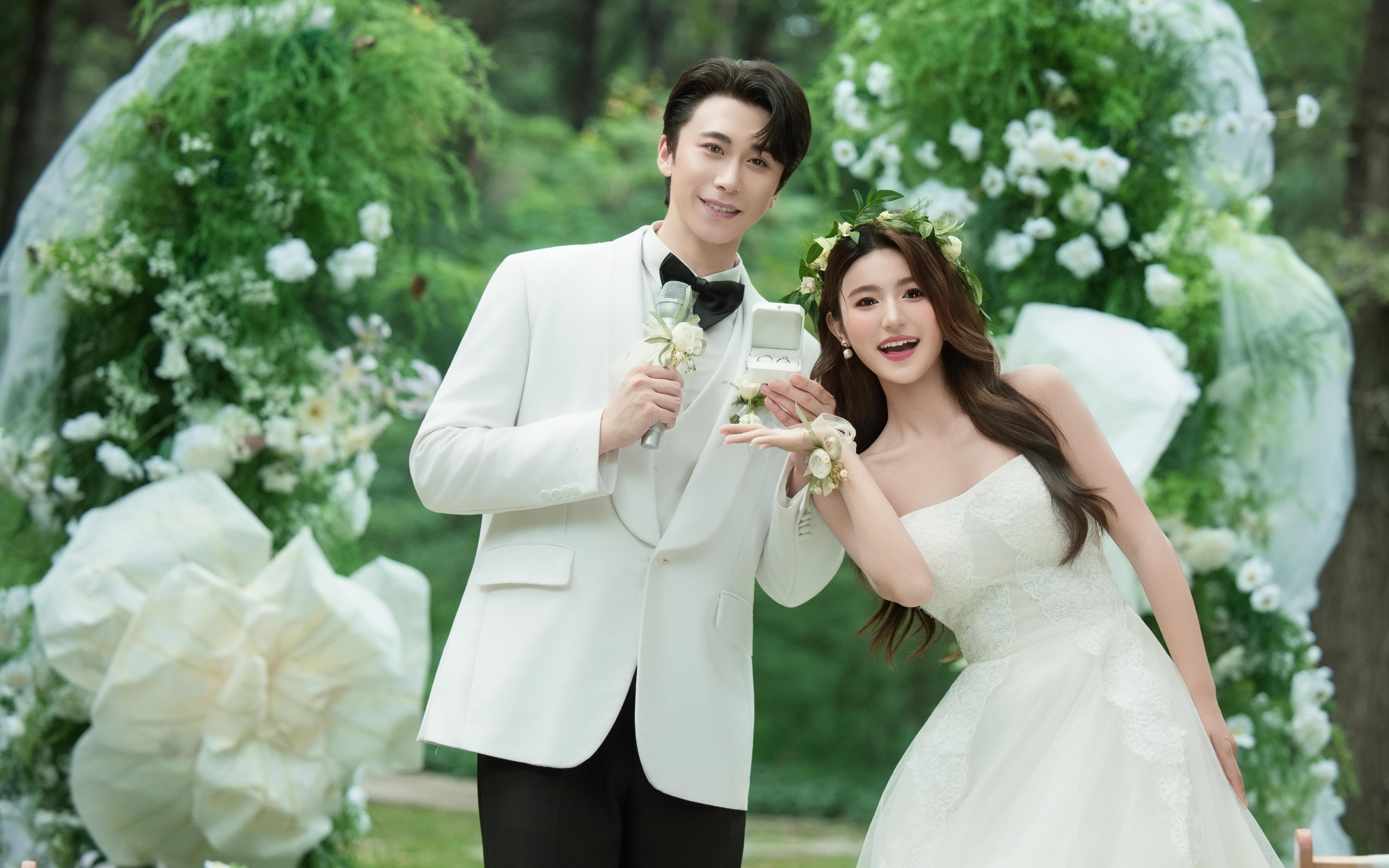 人生MVP畫面?結(jié)婚必拍的目的地草坪婚紗照
