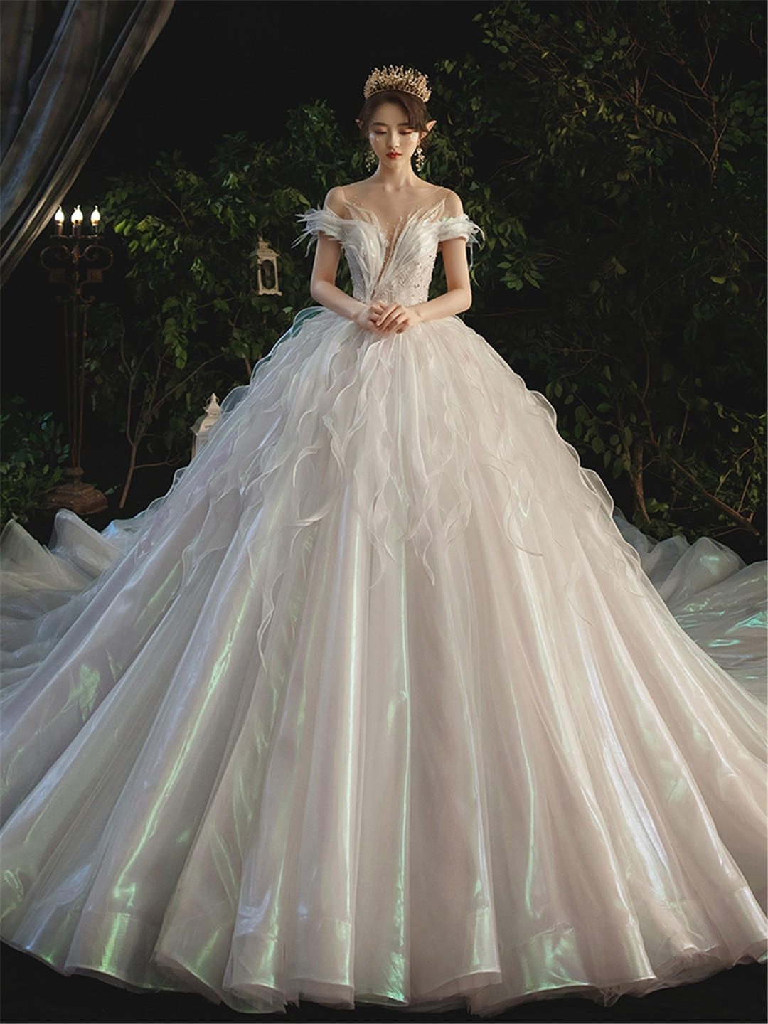 【限时抢购】设计师款主纱套餐，再送4件伴娘服