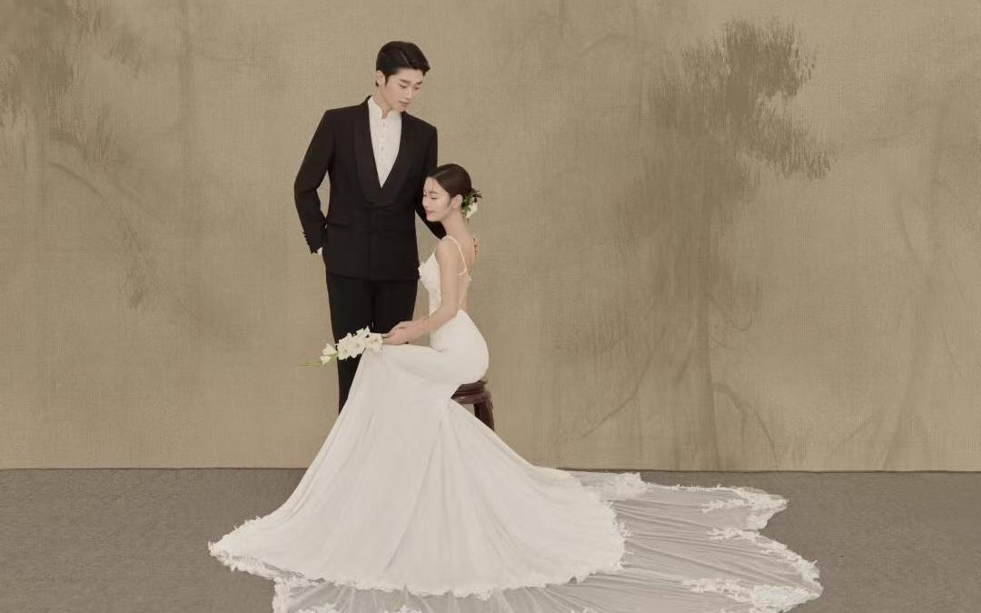 永远可以相信工笔画婚纱照的中式审美~