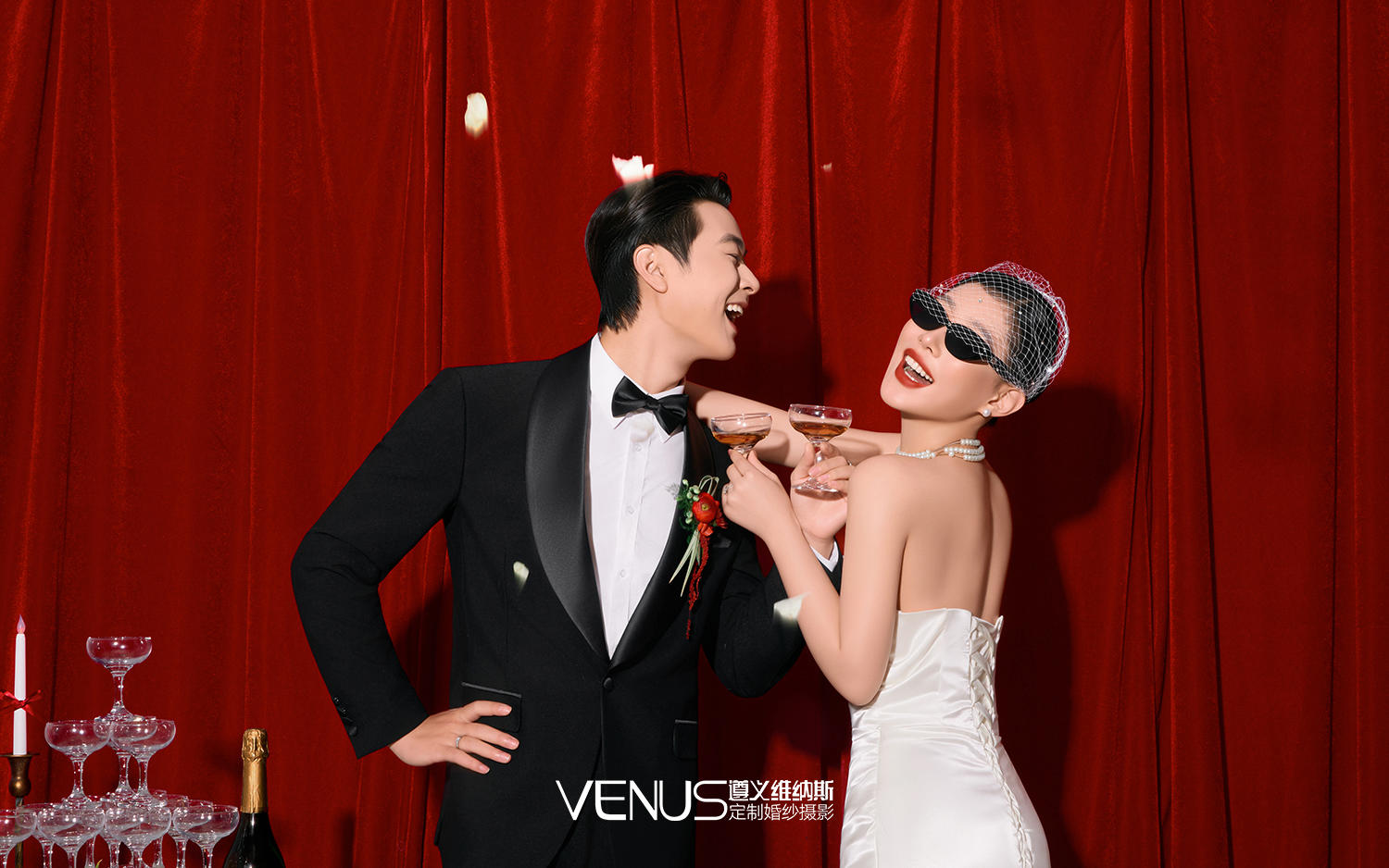 這對新人請控制一下你們的情緒?。? style=