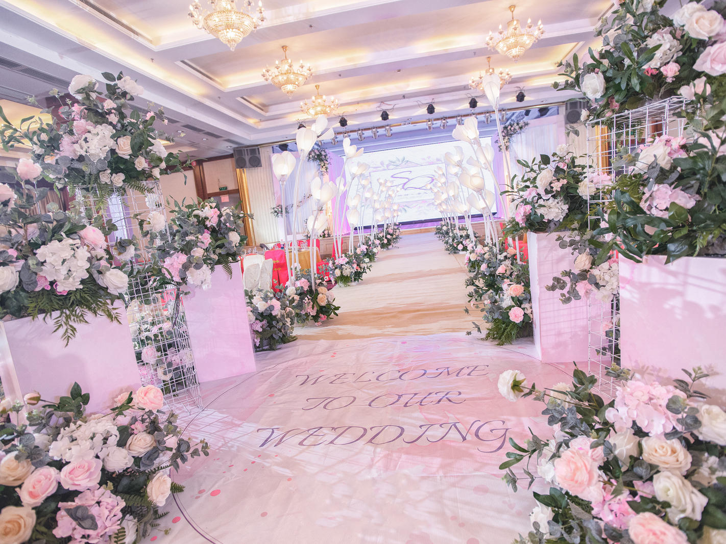 粉色梦幻森系婚礼，LED场，火烈鸟