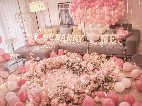 家里粉色系布置求婚表白惊喜浪漫策划