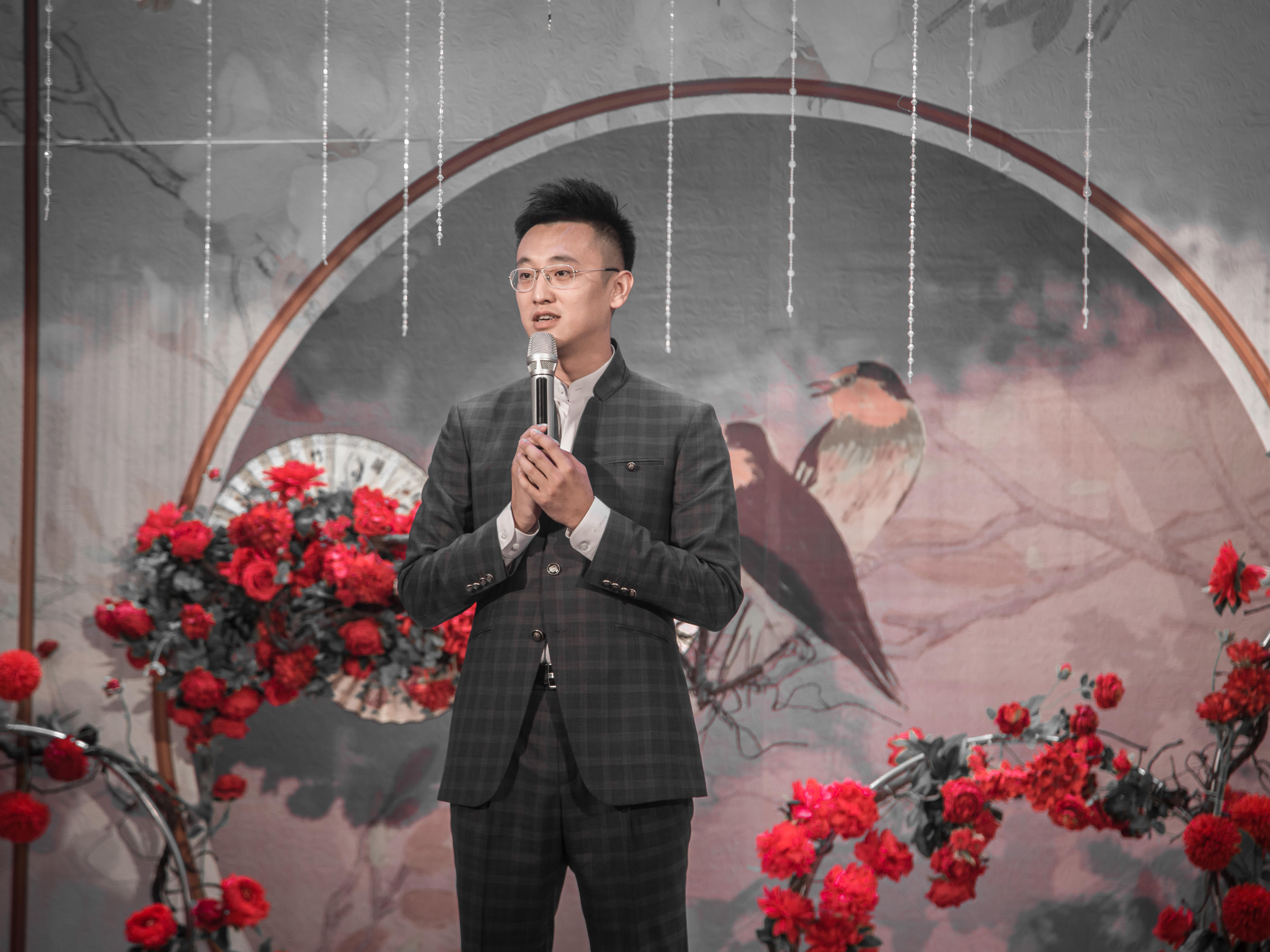 资深主持+专业流程策划+督导+音乐执行