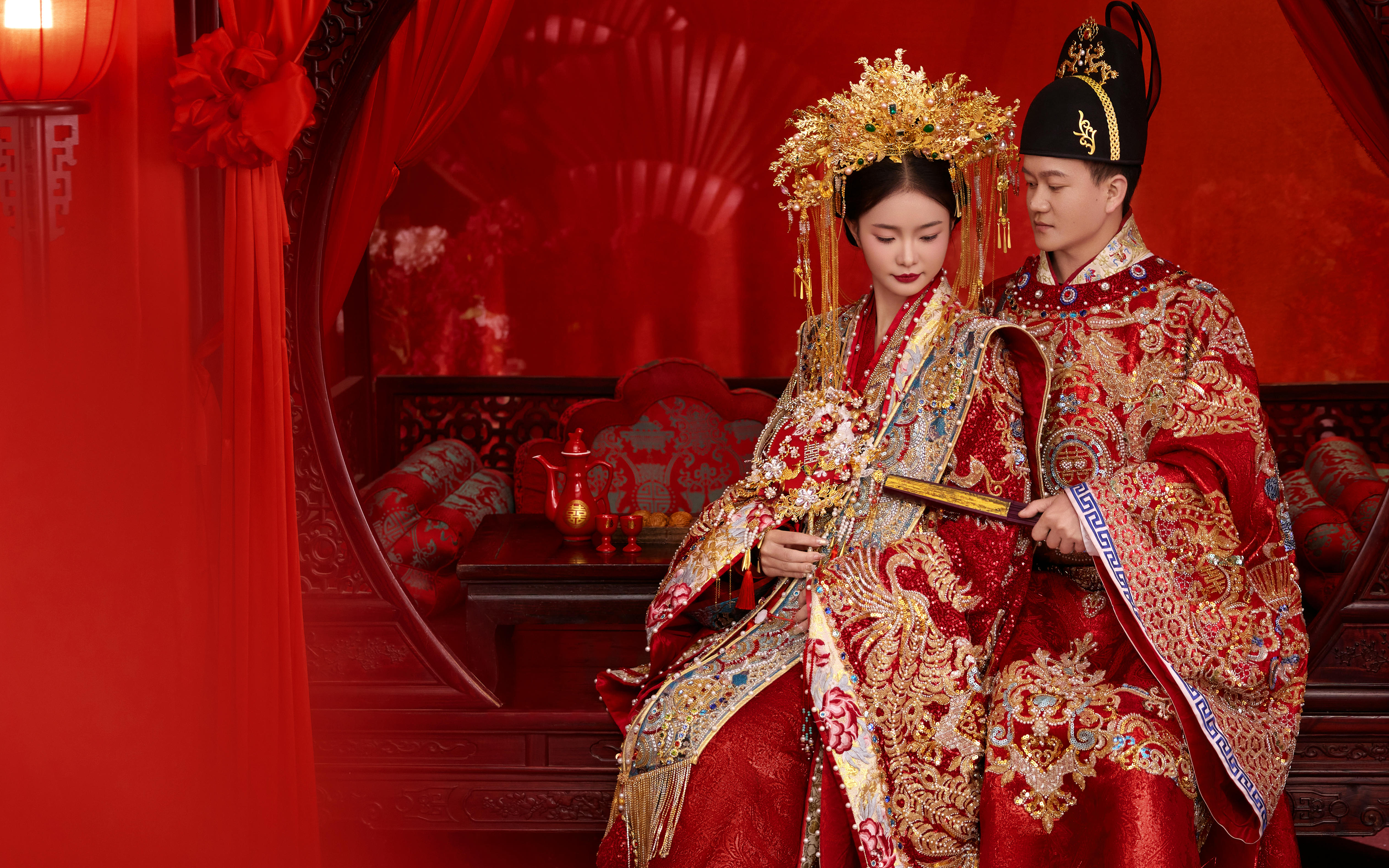 鳳冠霞帔·十里紅妝??一眼萬(wàn)年??漢服婚紗照