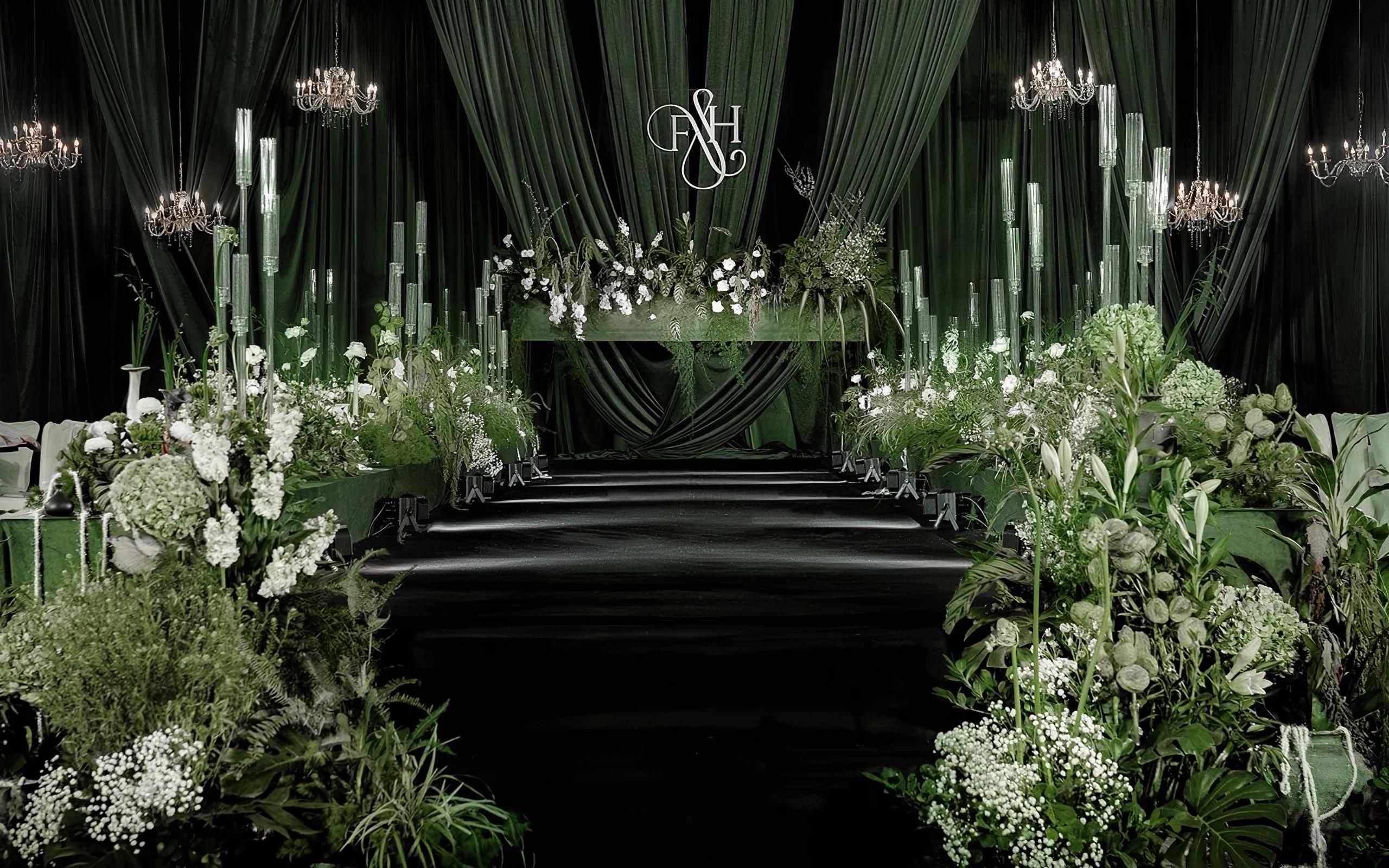 高級布幔線條勾勒婚禮氛圍