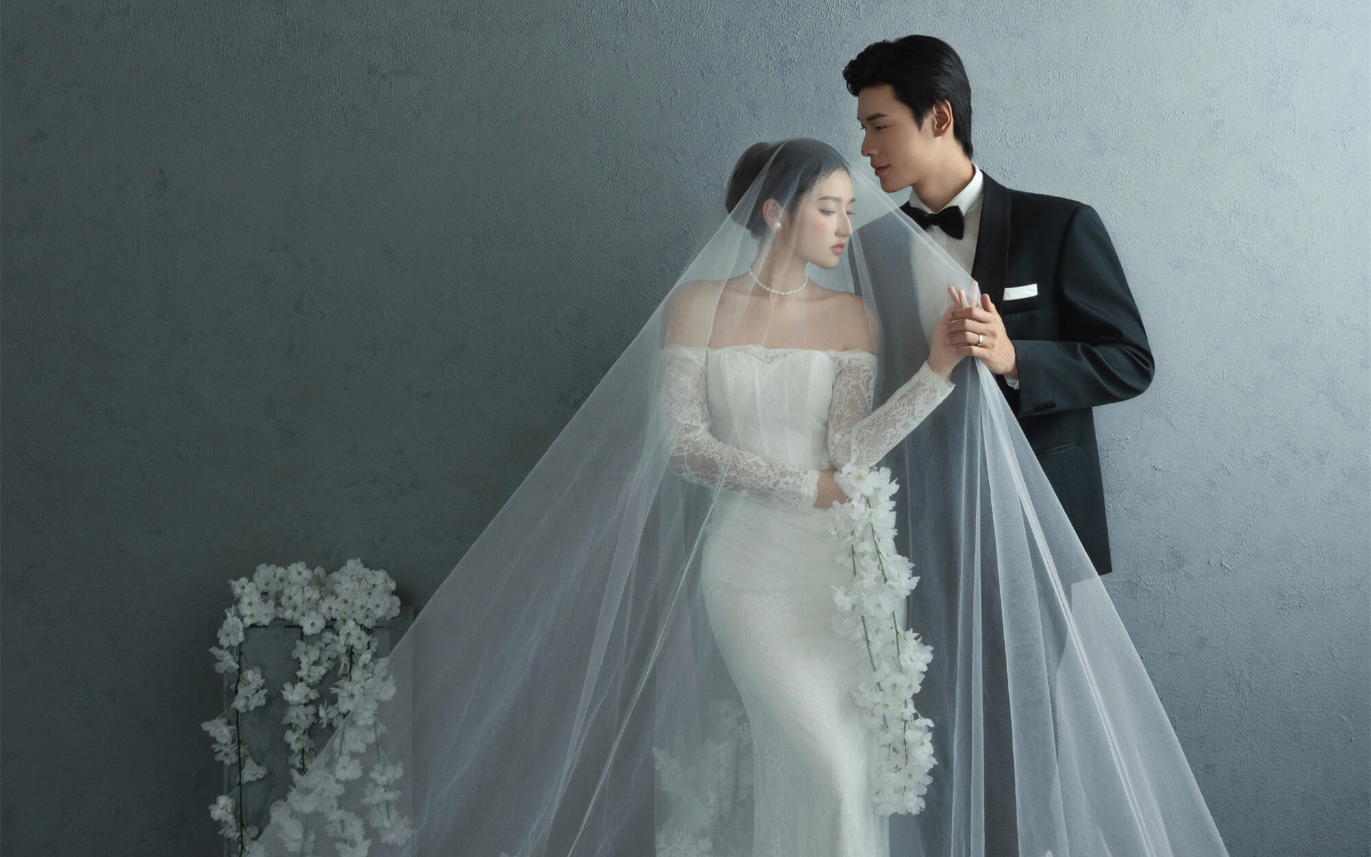 鏡頭捕捉愛的瞬間｜定格油畫光影婚紗照