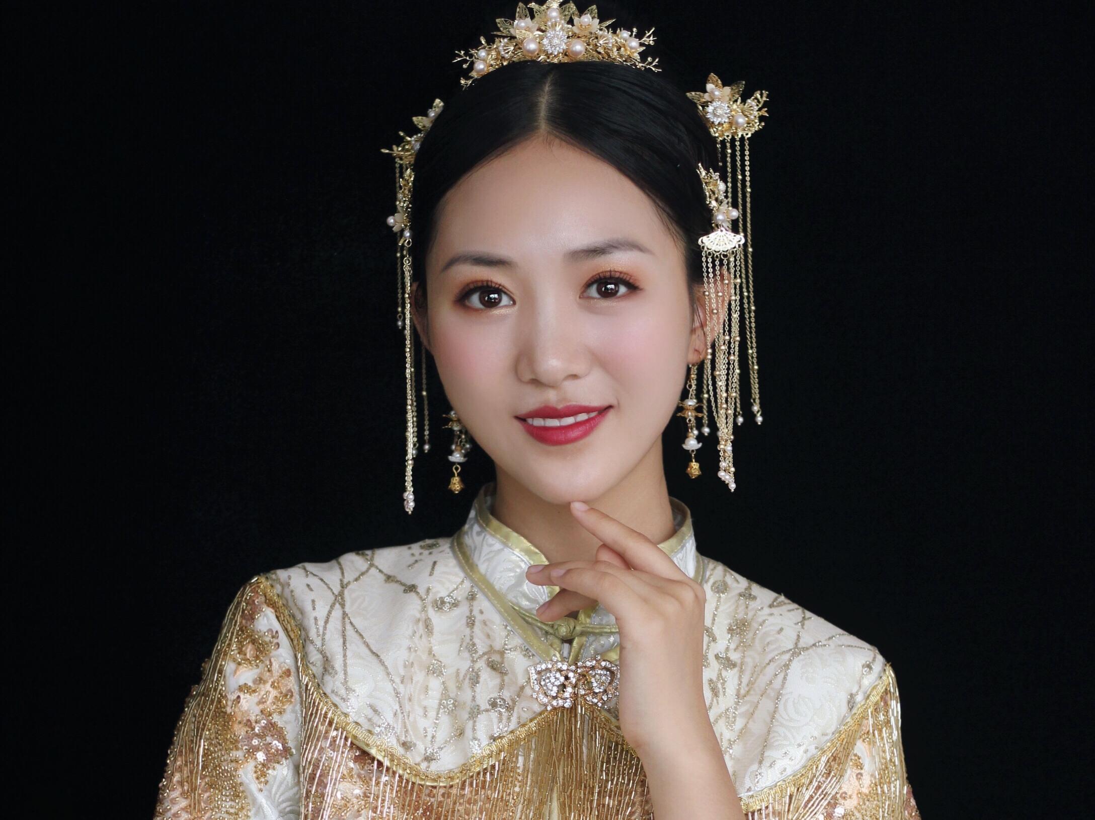 【超高人气】超值婚纱套系婚纱+秀禾+礼服+伴娘服