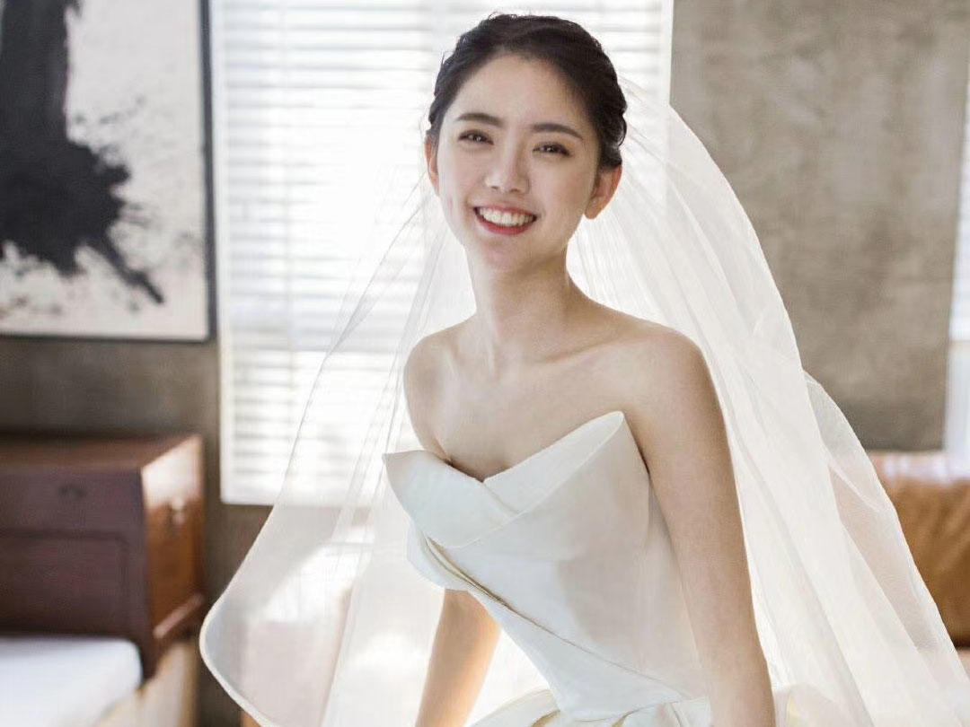 【MEET YOU遇见婚纱】新款经典缎面简约款婚