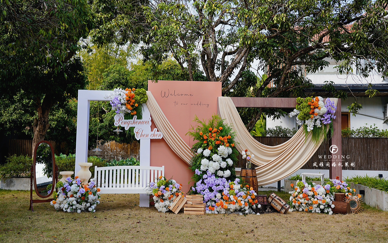 戶外草坪婚禮丨蝶結(jié)花境 奶油色蝴蝶結(jié)搭配