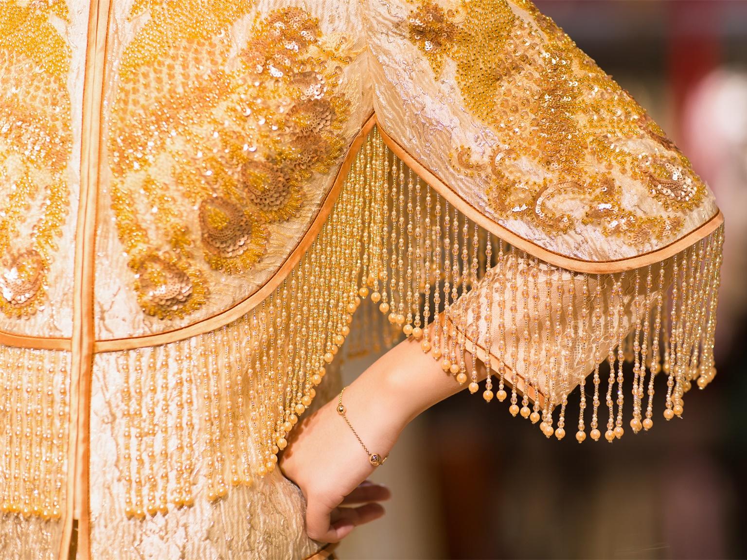 威海香庭花海礼服馆-拖尾仪式纱、秀禾服