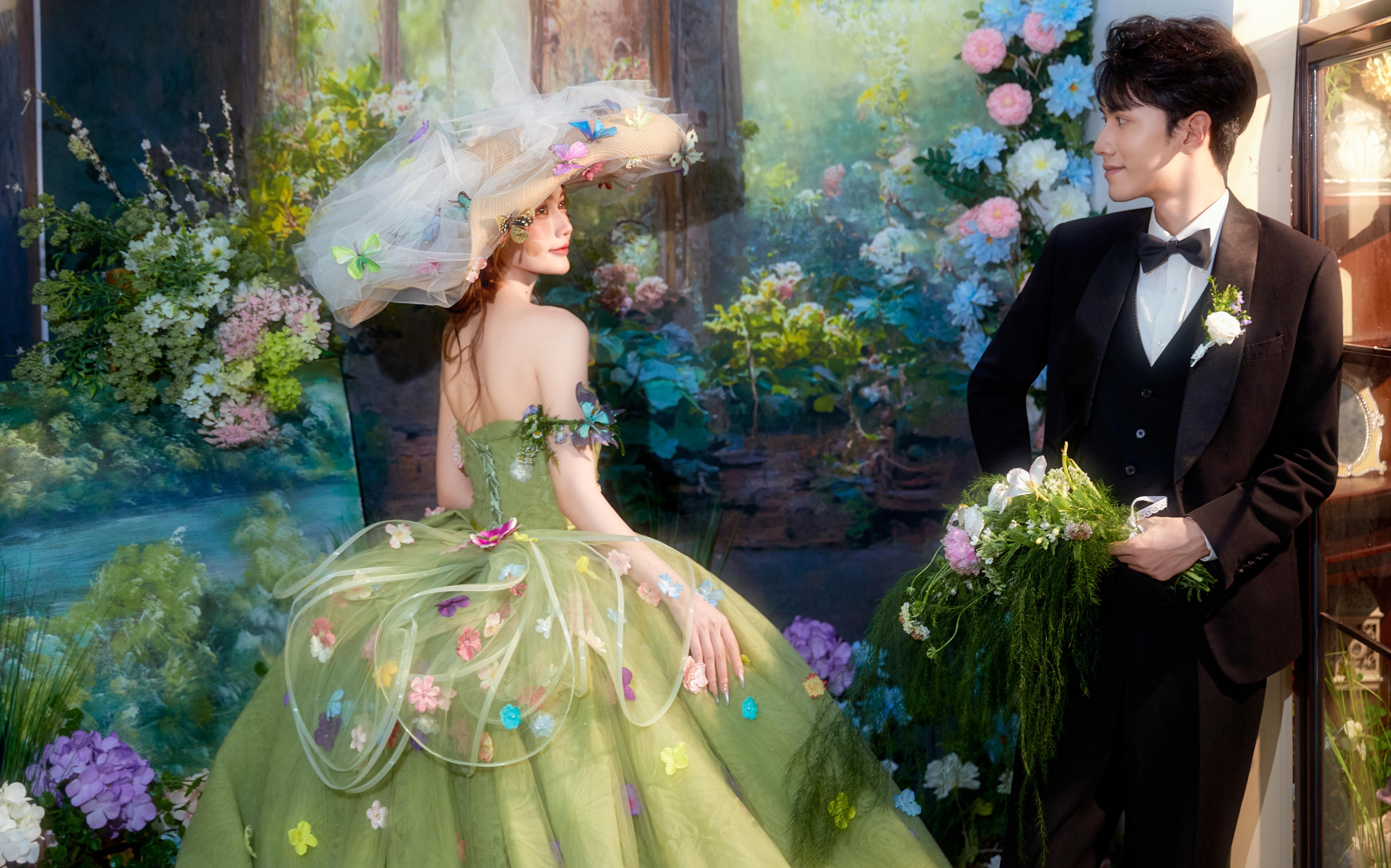 花香漫染裙擺，光影成畫，留存不褪色的法式柔情