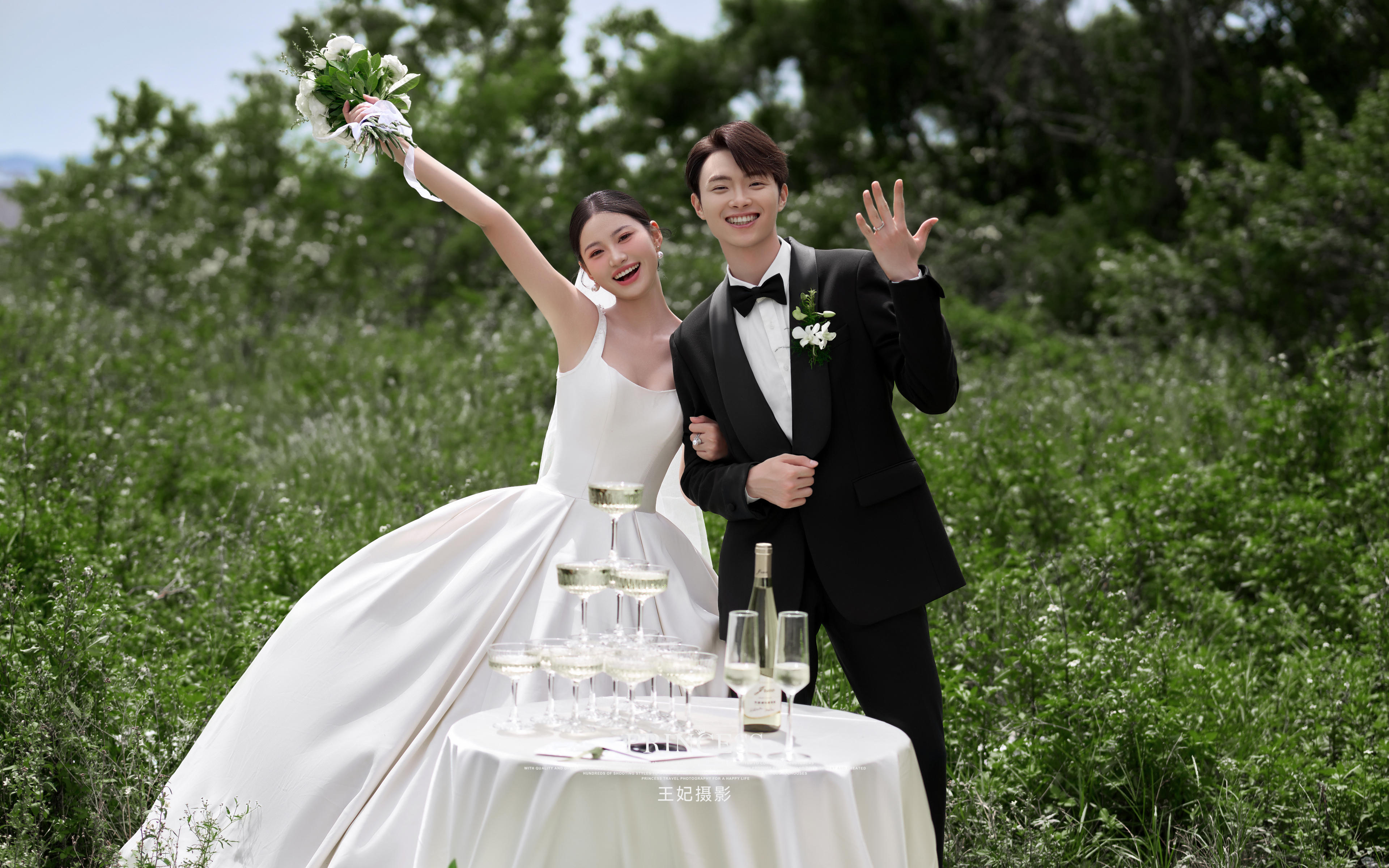 把婚礼现场搬进婚纱照是种怎样的体验！