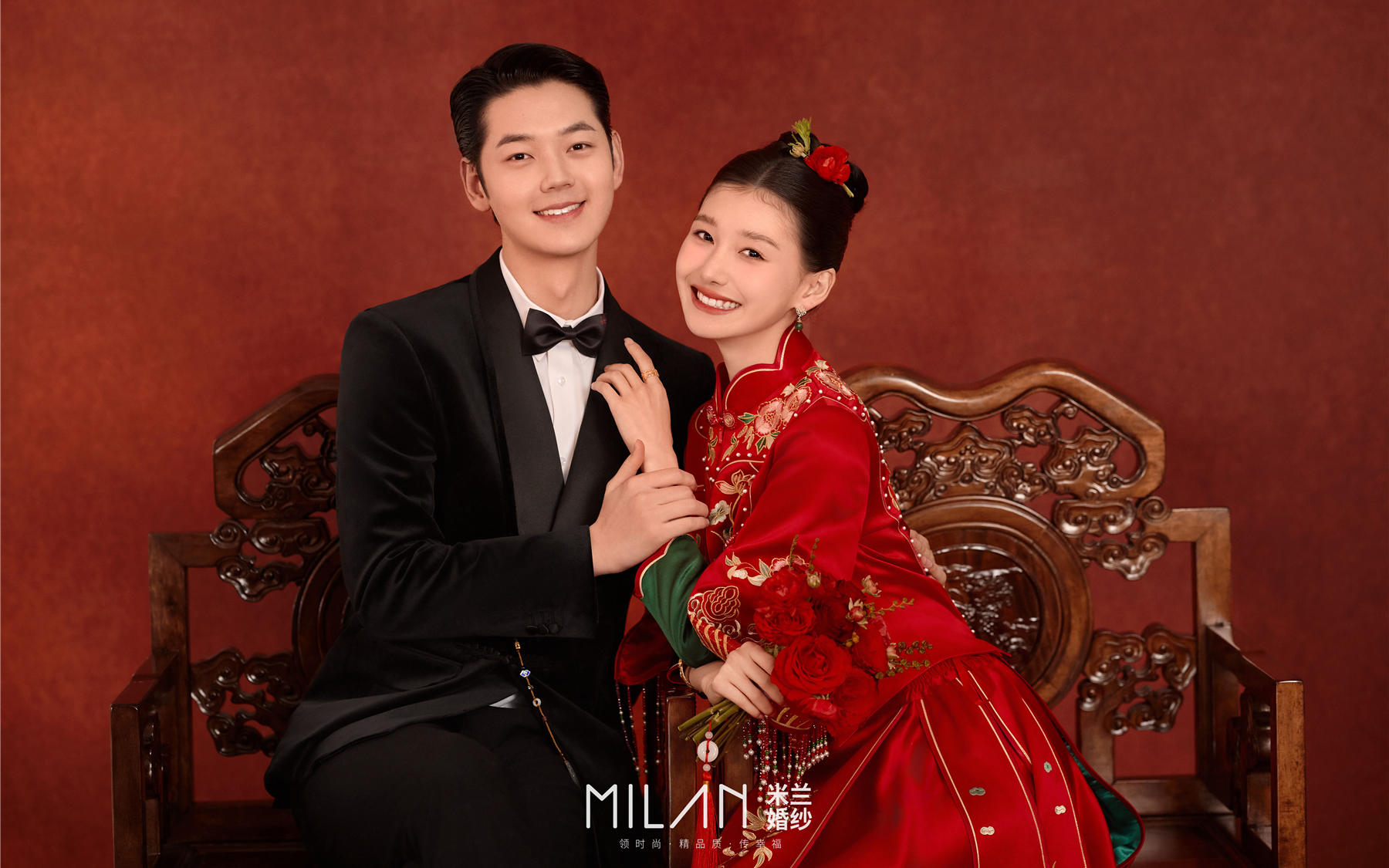 这组秀禾婚纱照把 “贵气感” 拍明白了