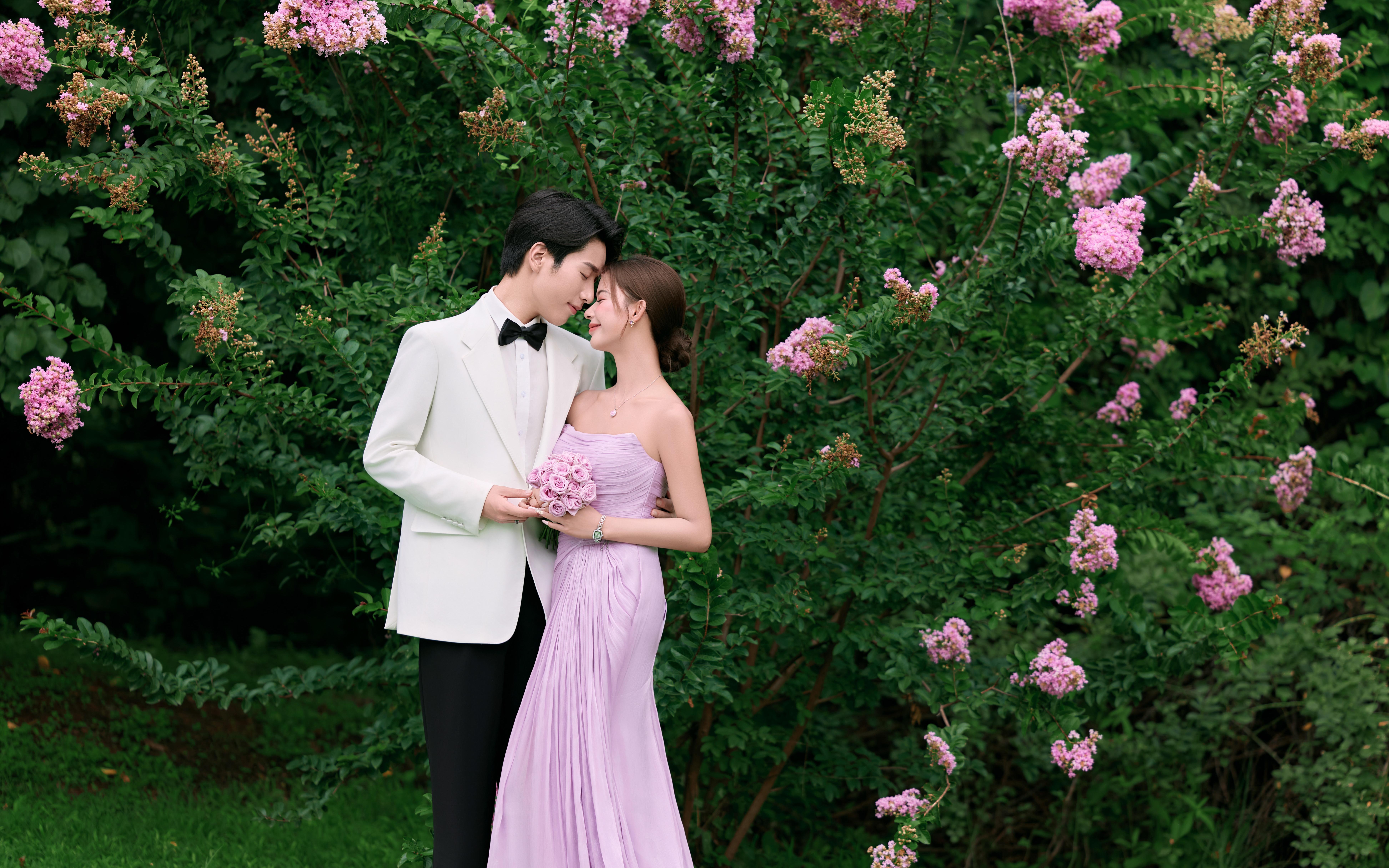 這才是理想中的草坪婚紗照