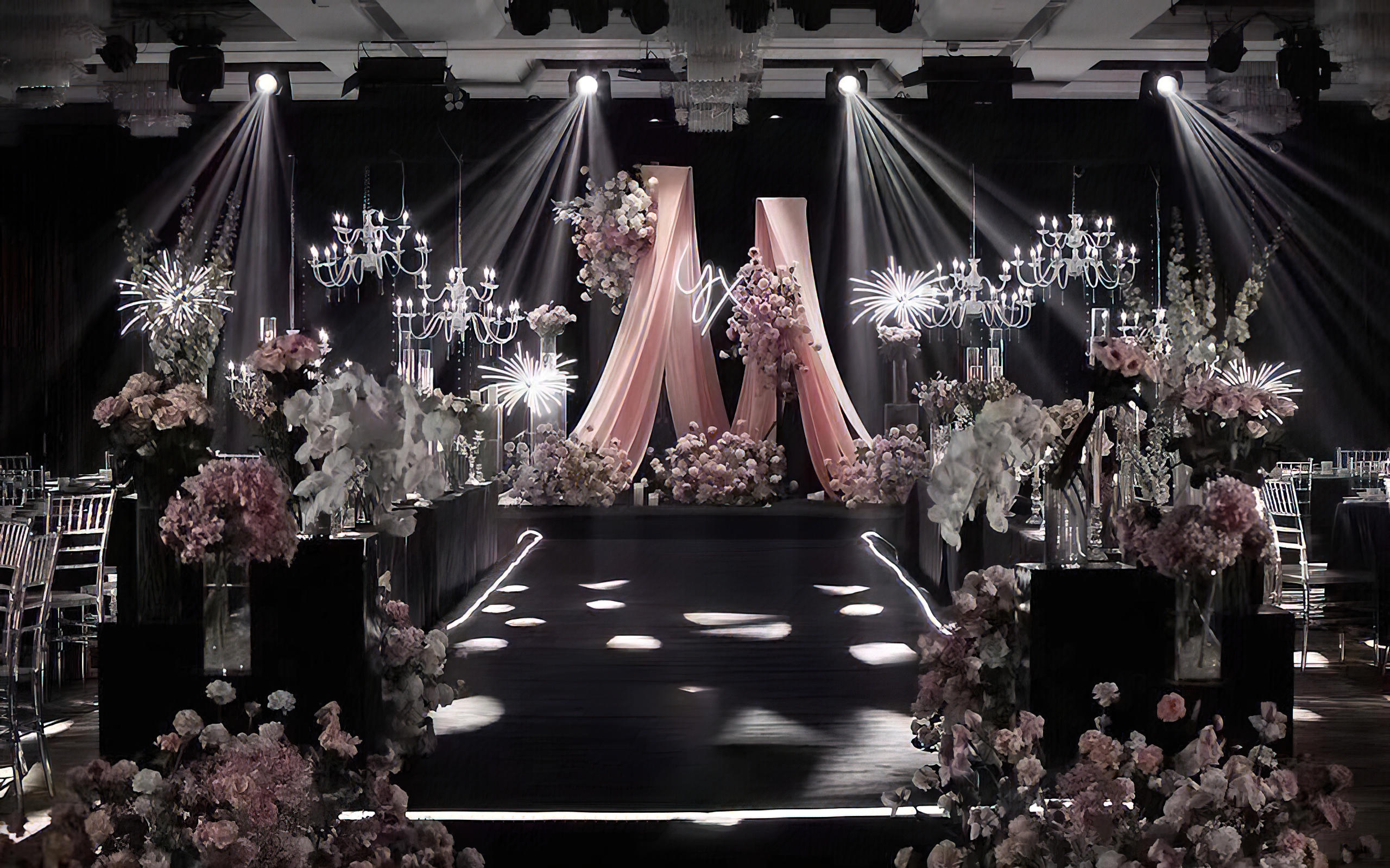 粉金融合，簡(jiǎn)約不失雅致