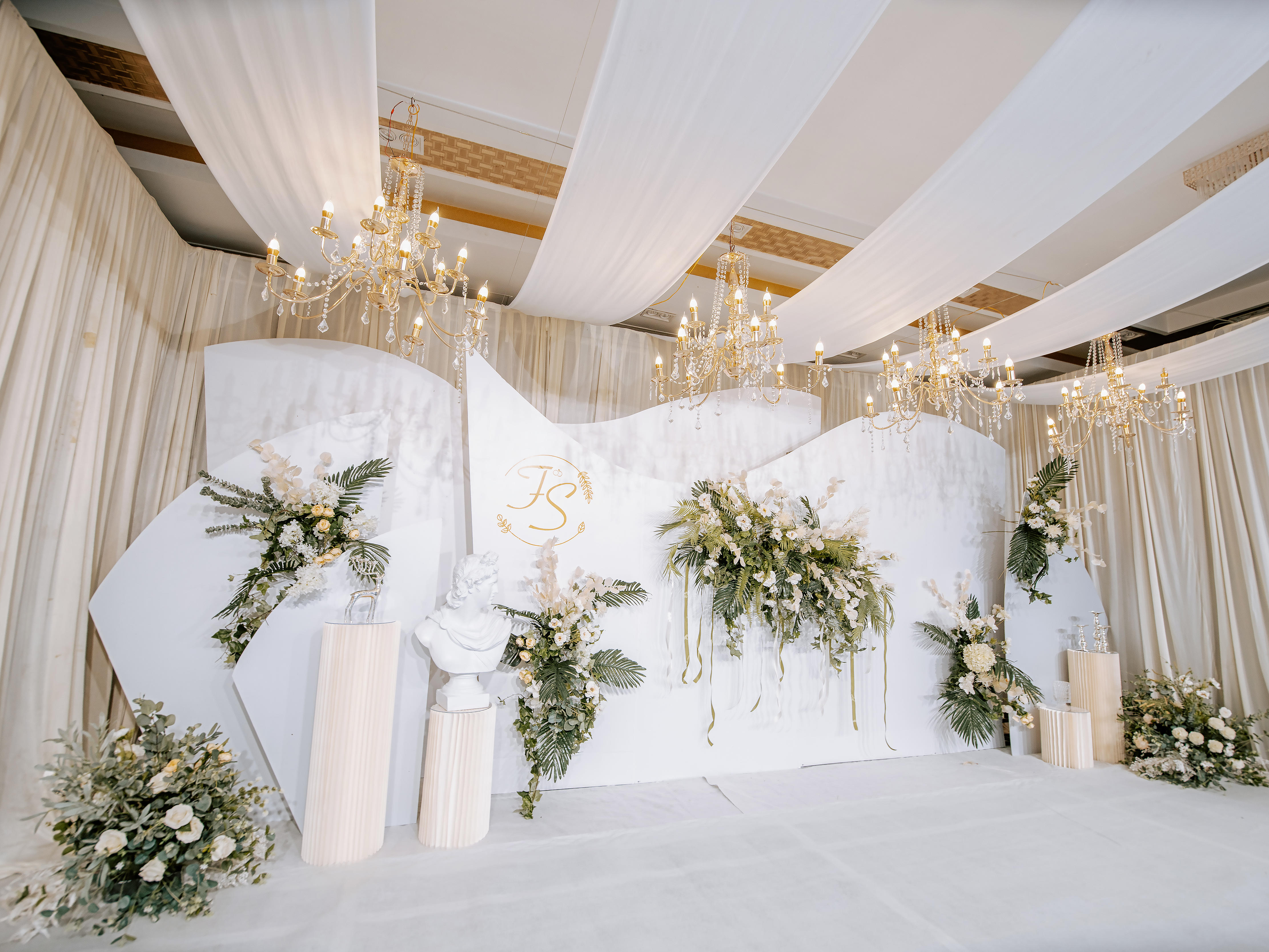 一场干净气质的白绿韩式婚礼