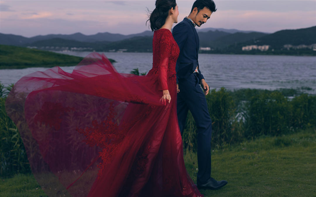 ins风公路纪实婚纱照，订单即送敬酒服免费使用权