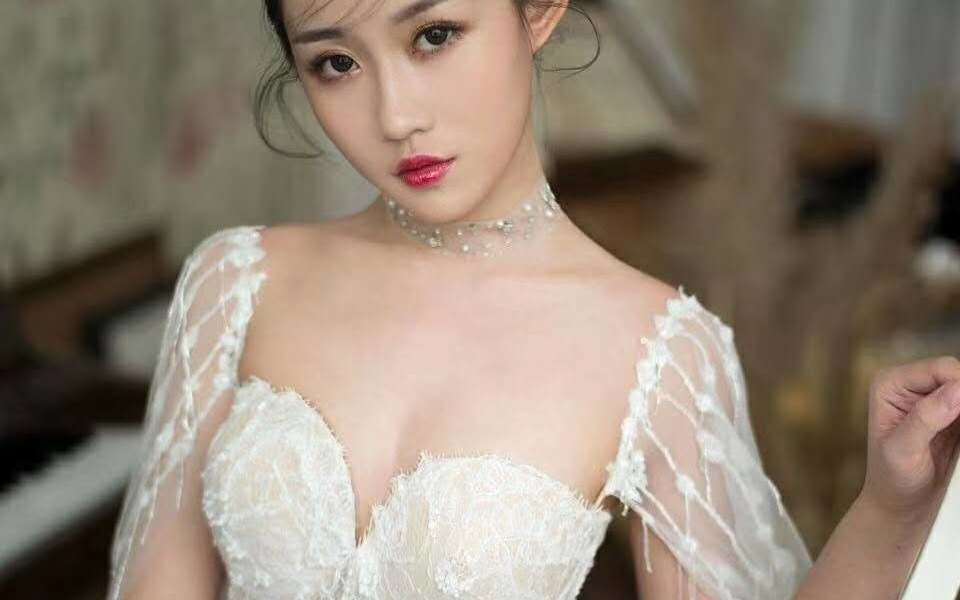 【丽莎皇宫】一字肩鱼尾抹胸婚纱