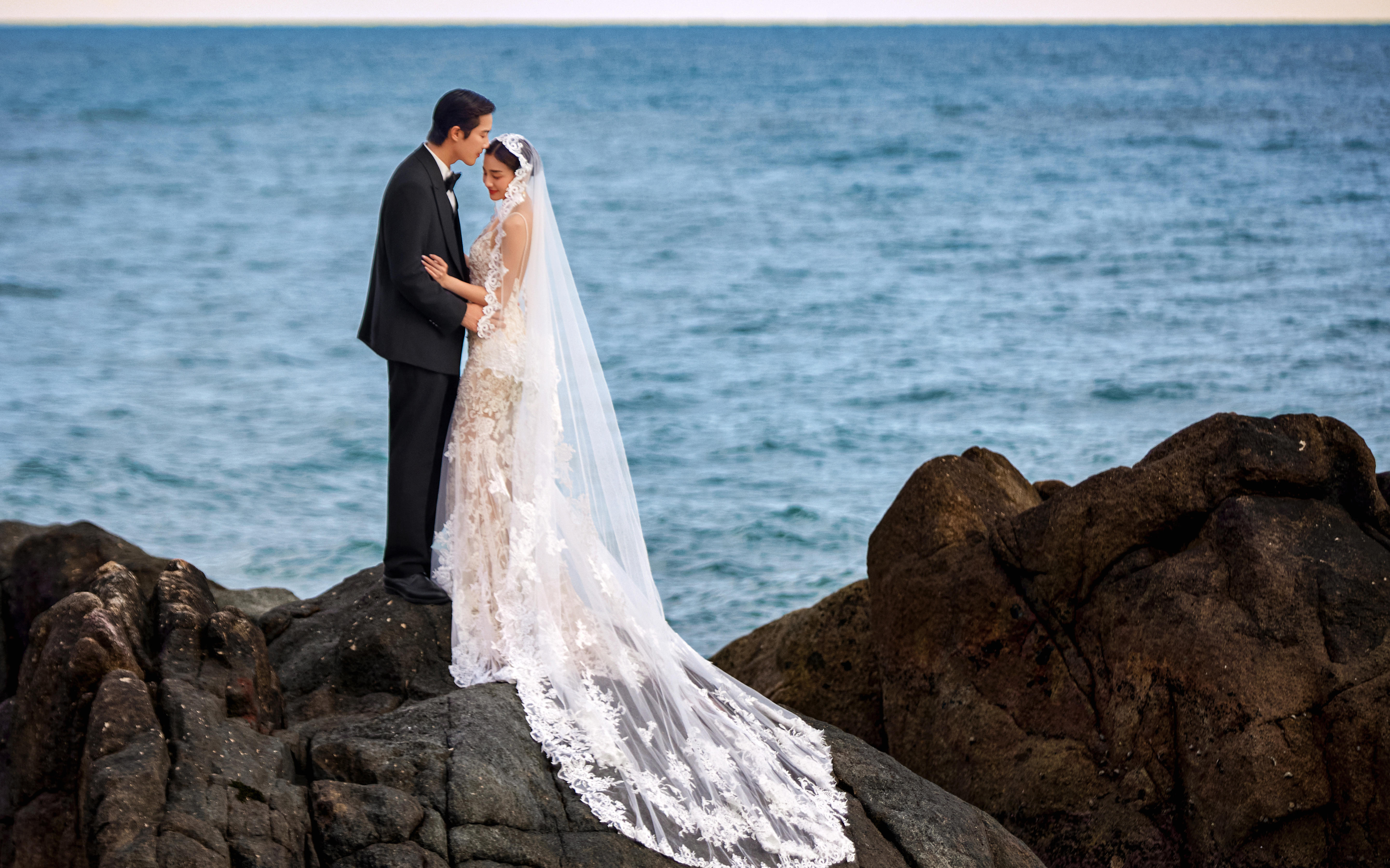 三亚没白来❗️拍到了超美海边礁石婚纱照