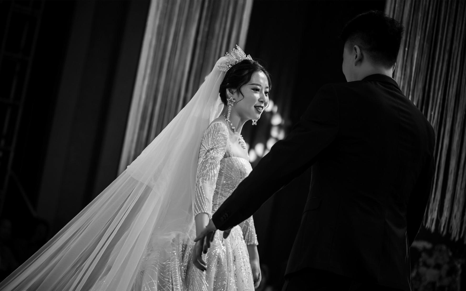 【洛维思婚纱】抹胸大拖尾婚纱