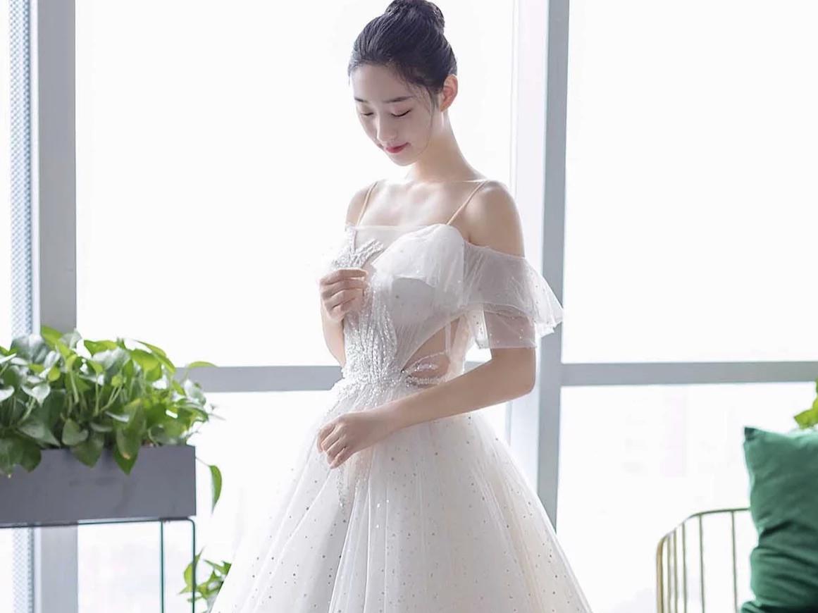 【超高人气】超值婚纱套系婚纱+秀禾+礼服+伴娘服