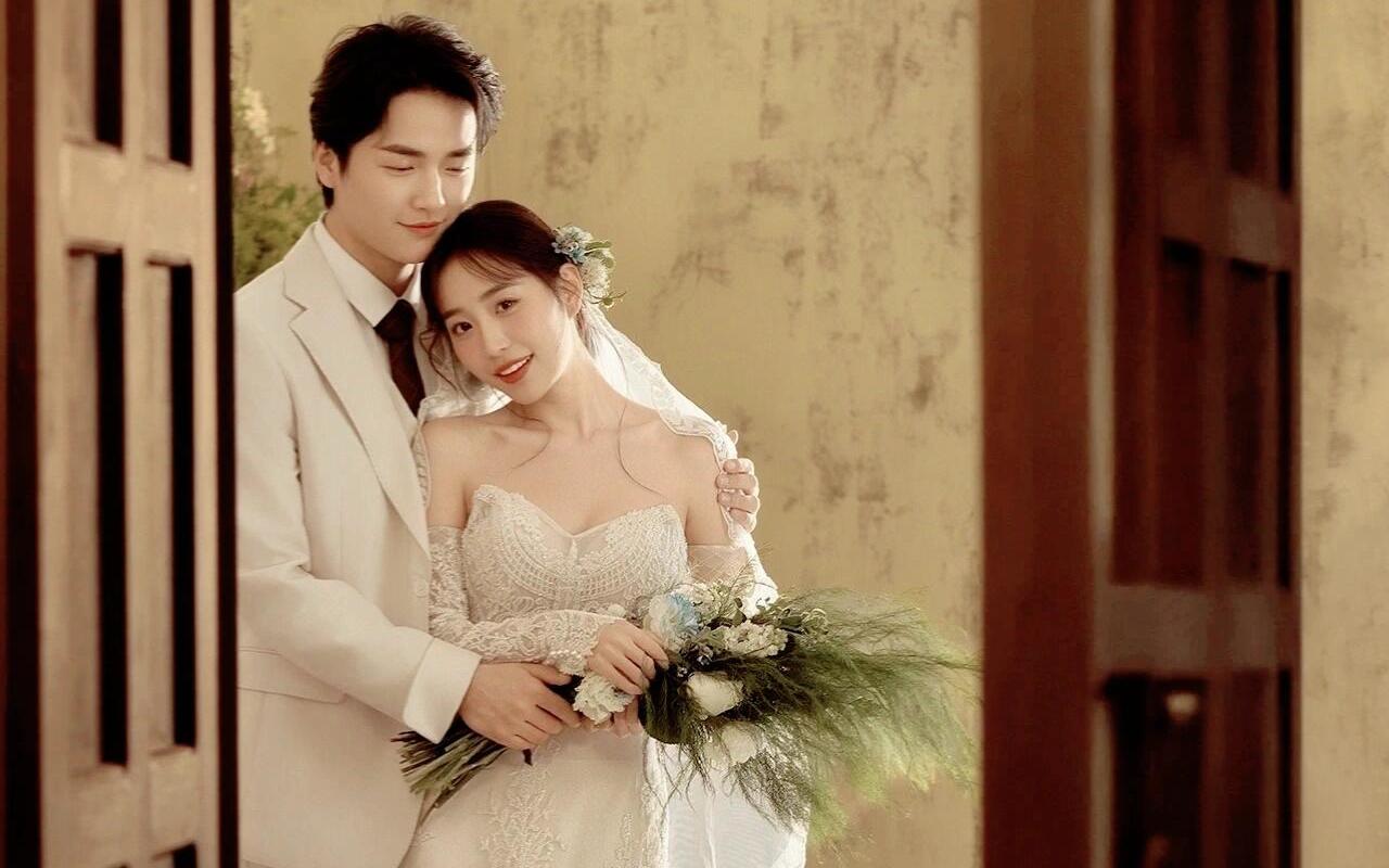 復(fù)古油畫婚紗照