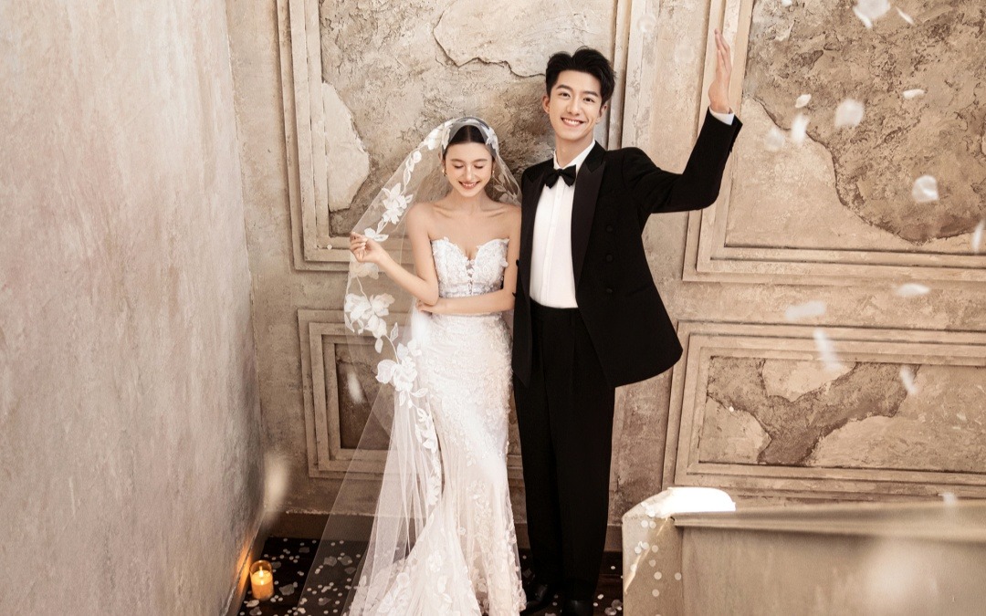 一眼沦陷！老婆选的室内婚纱照我给到夯！
