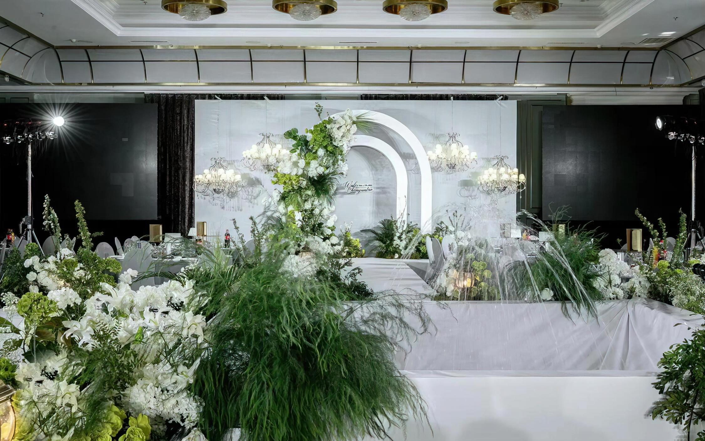 森系雅境，白绿主调酒店婚礼