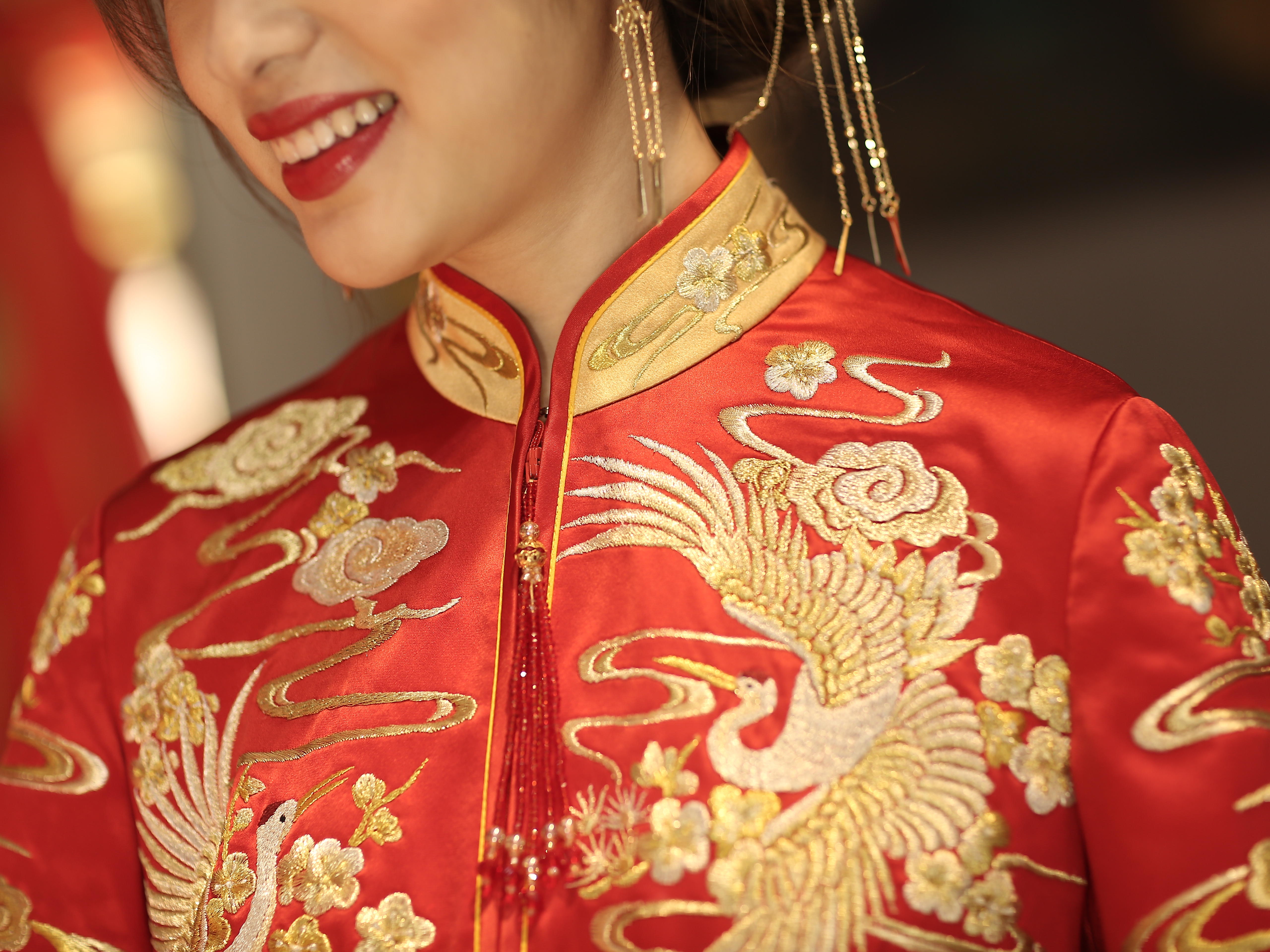 【秉兰】 Vikey Yoly