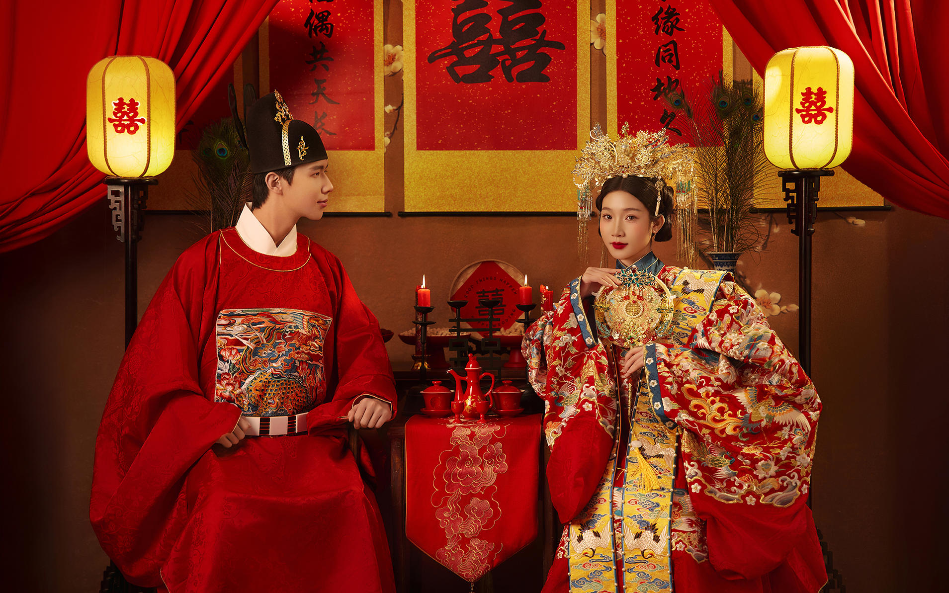 凤冠霞帔，中式汉服