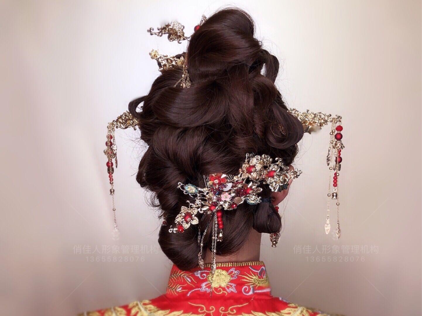 【俏佳人】专业新娘造型订制，全天新娘跟妆