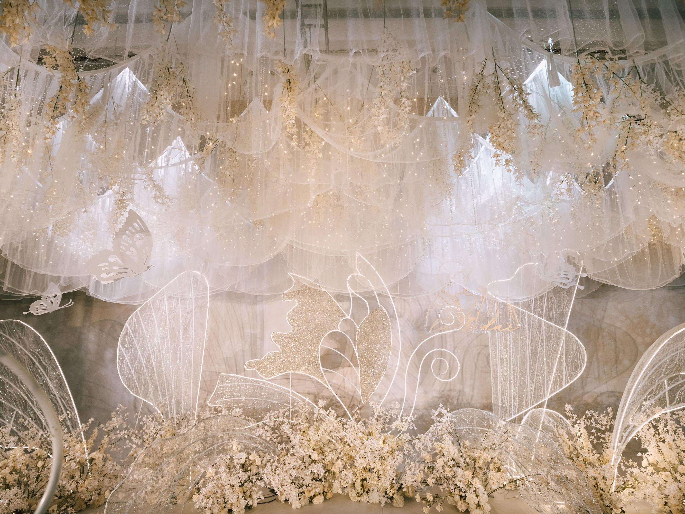 [唯美香槟金]新人唯美婚礼+性价比超高