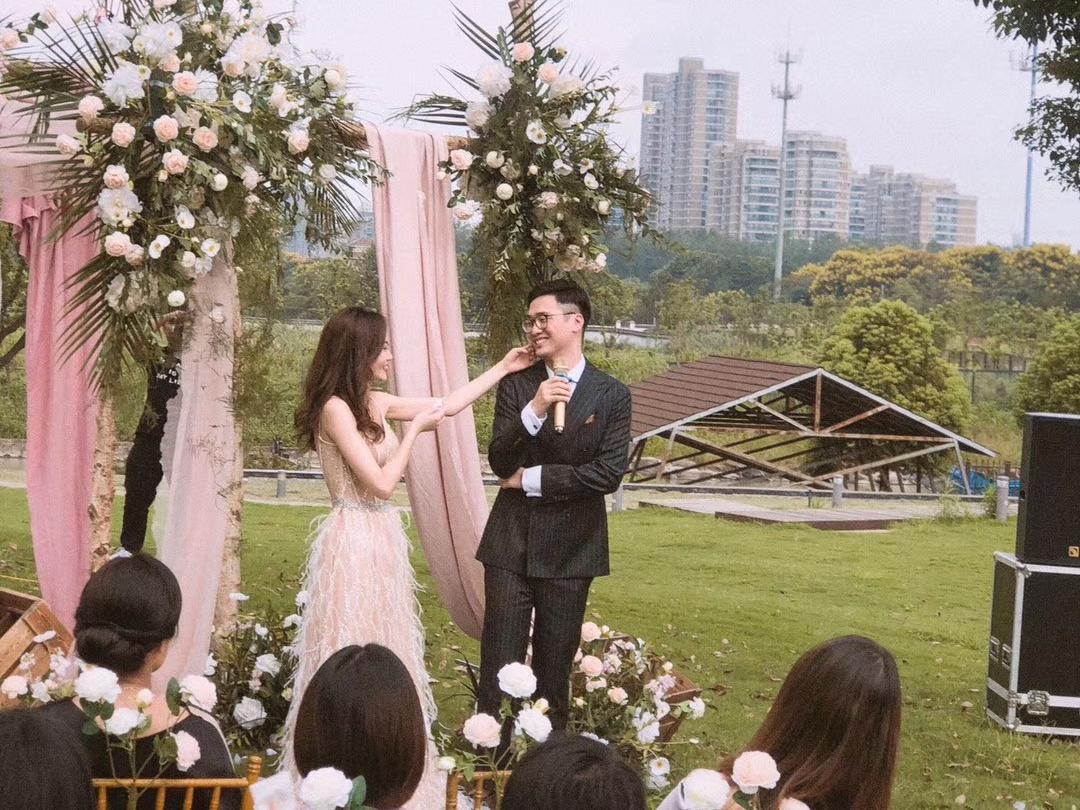 晚宴主持+督导2名+DJ（晚宴） 