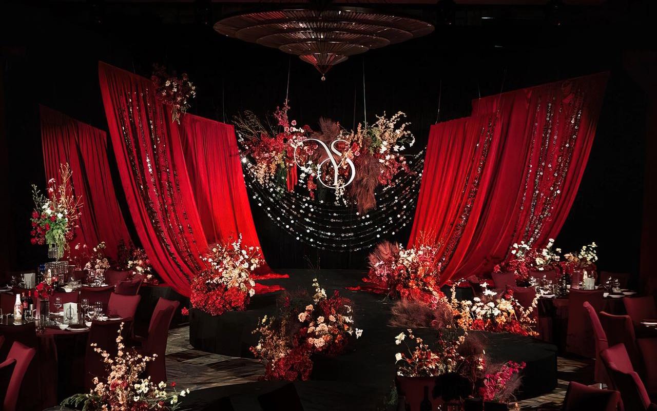 一眼沦陷 复古红中式布幔花艺婚礼