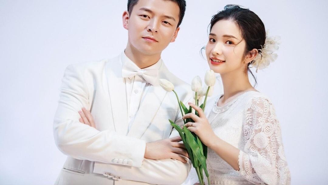 這寶藏室內(nèi)婚紗照也太高級了