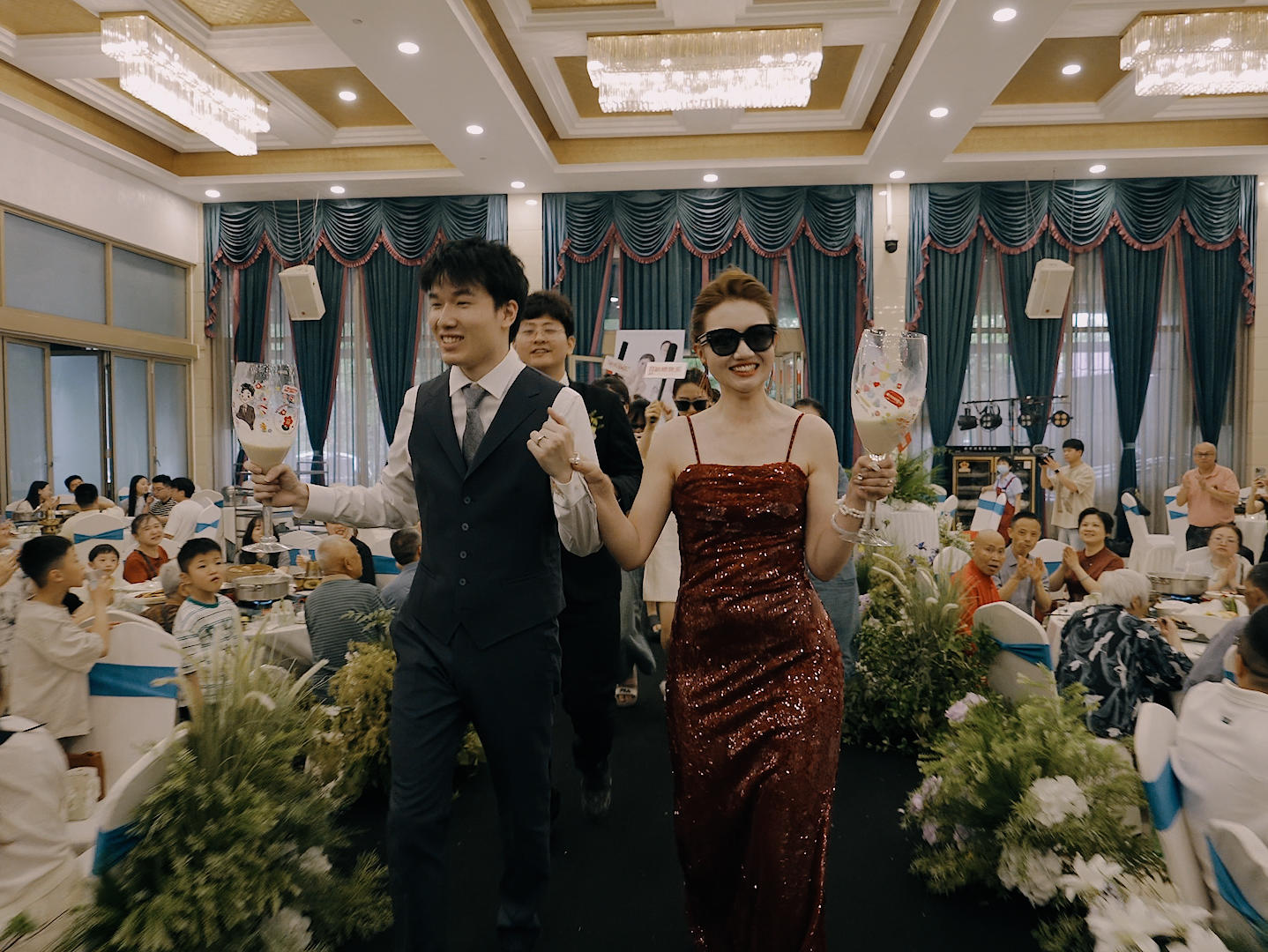 两位退伍战士的婚礼爱情故事