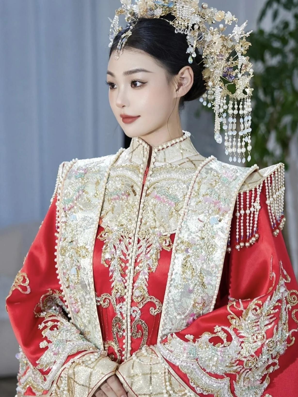 经典套系  主纱/秀禾/敬酒服/头纱/团扇