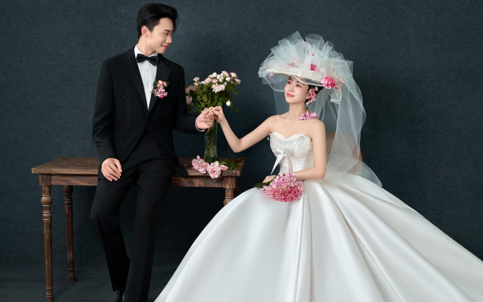  超愛的復(fù)古婚紗照?拍到了人生照片