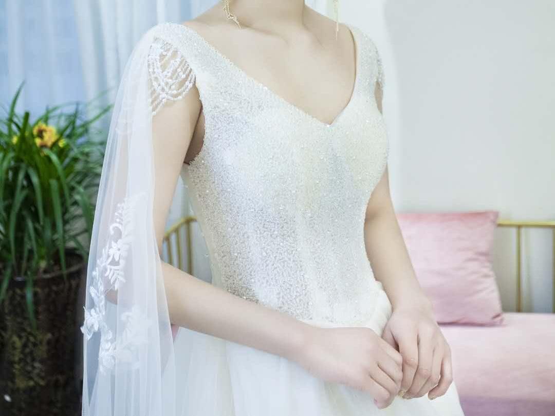 【轻奢系列套餐】送7套服装+跟妆