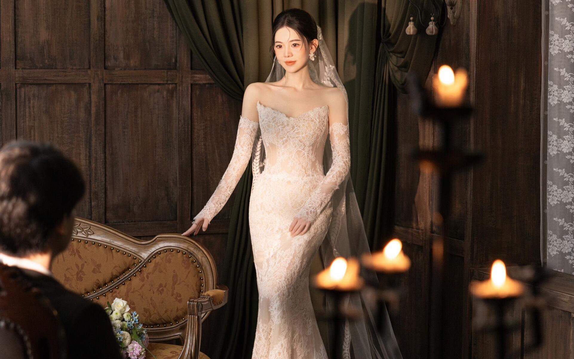 少女夢中的的白月光蕾絲魚尾婚紗?誰穿誰好看