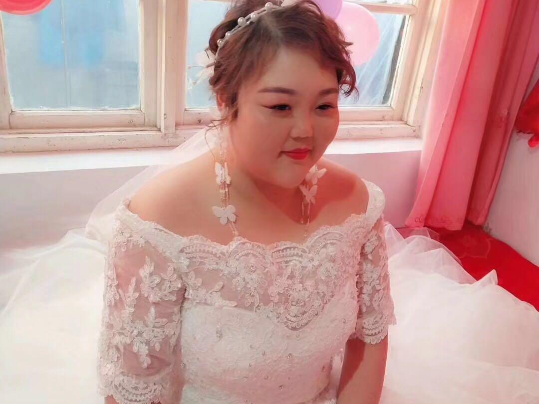 简爱嫁衣唐山滦南专业新娘跟妆礼服秀禾定制租赁