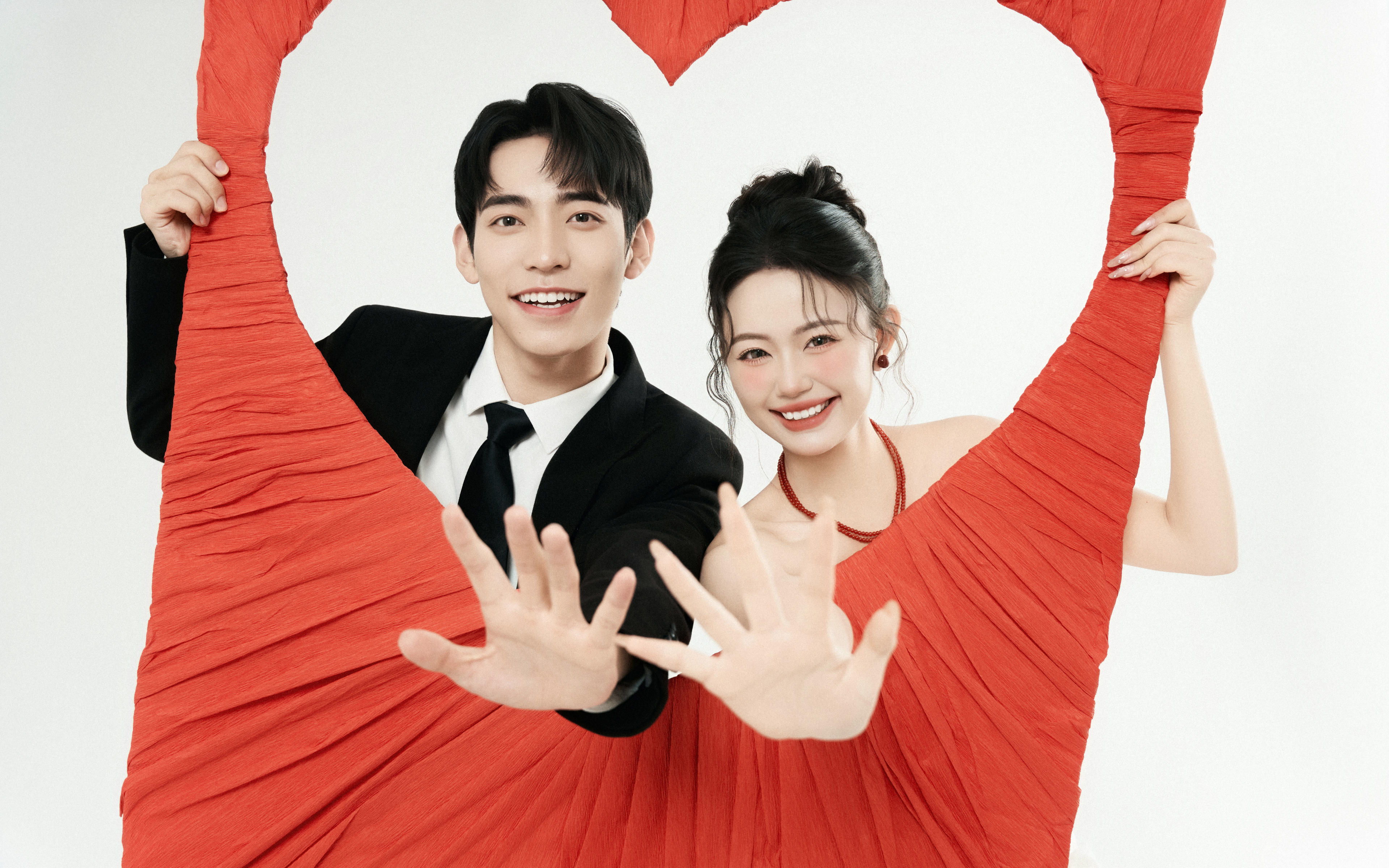 室内胶片感婚纱照