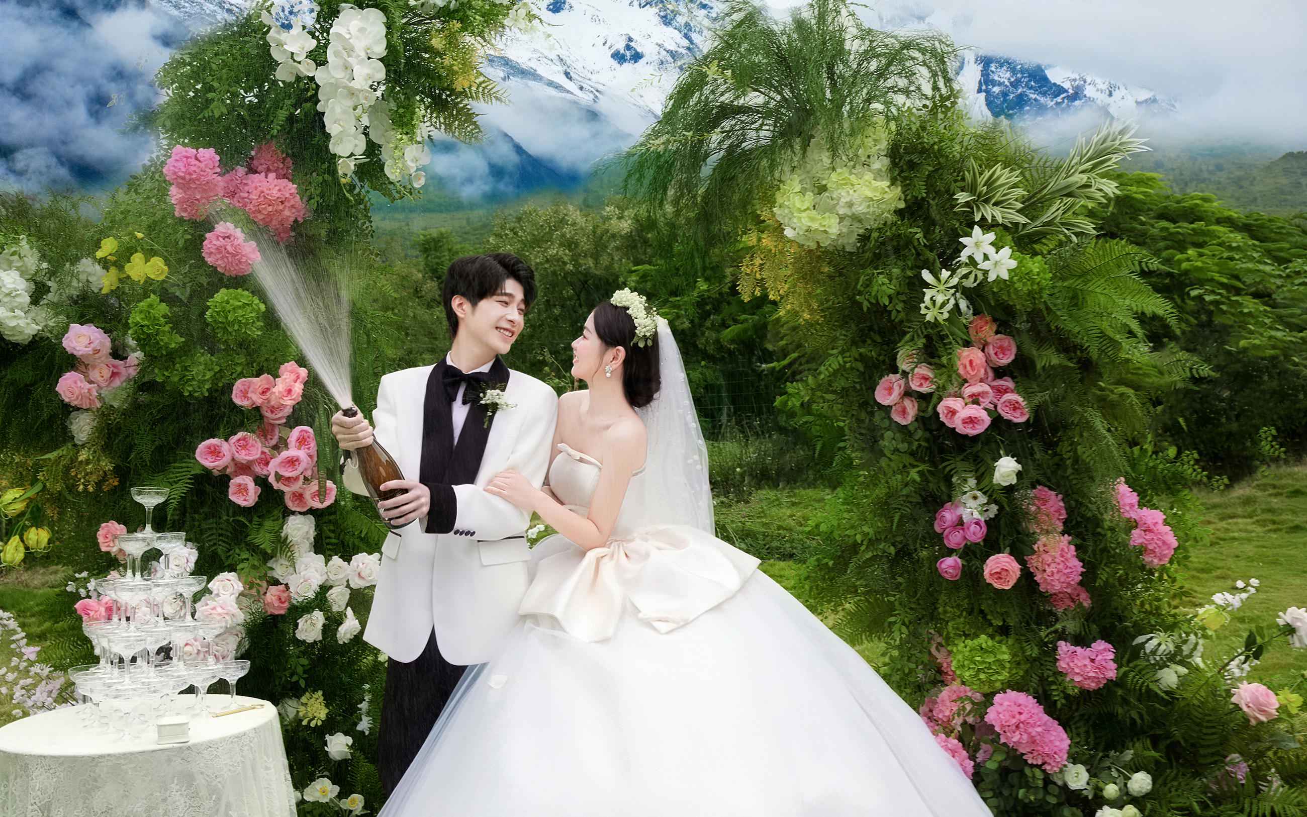 雪山草坪鮮花香檳見證我們愛的目的地婚禮