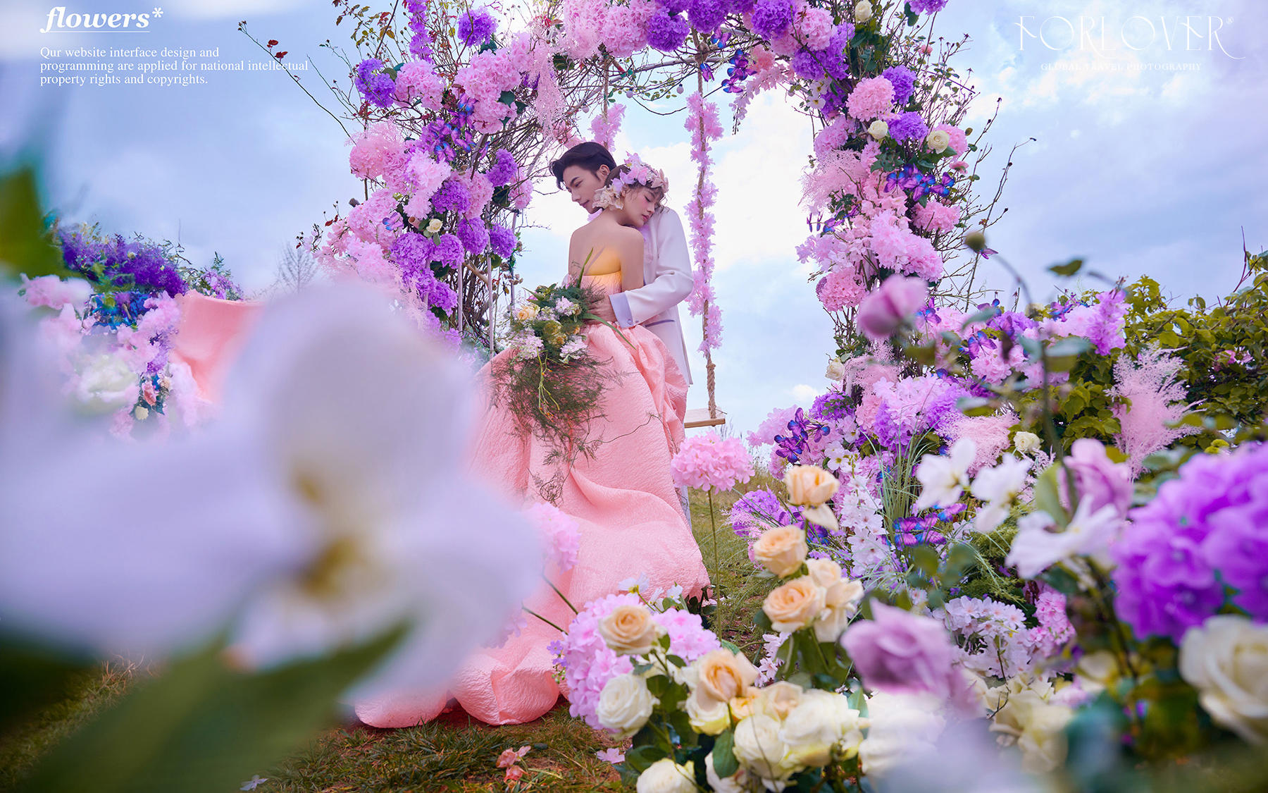 是心动啊❤️馥郁花境少女感满分的婚纱照