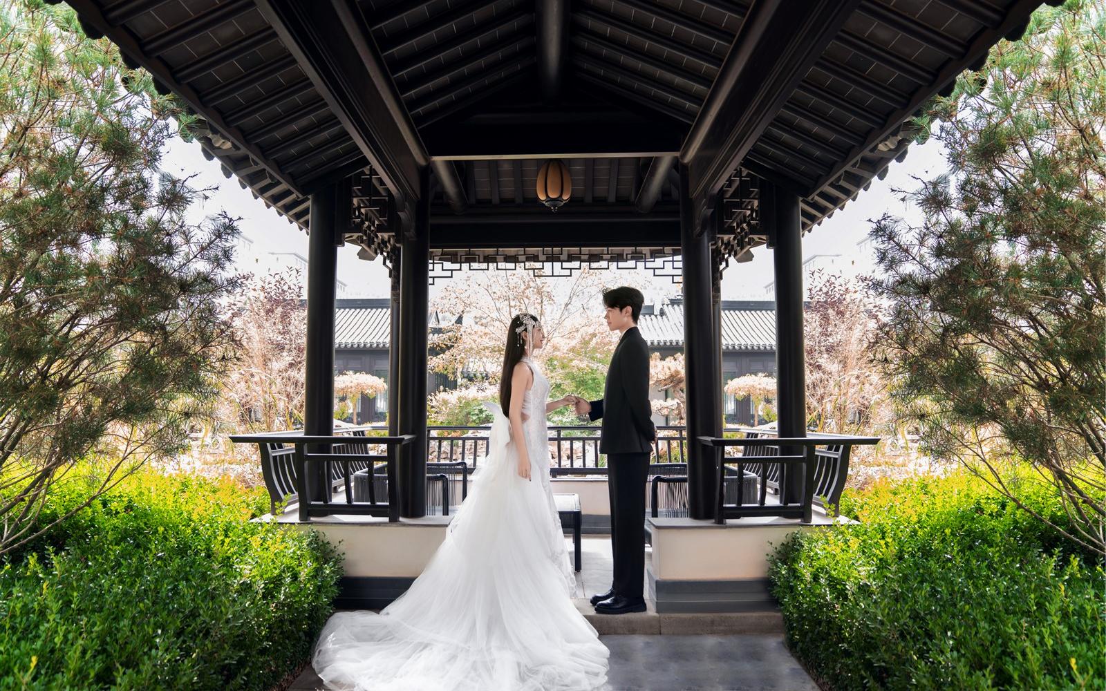 柔美婉约的东方美学💫新中式园林婚纱照