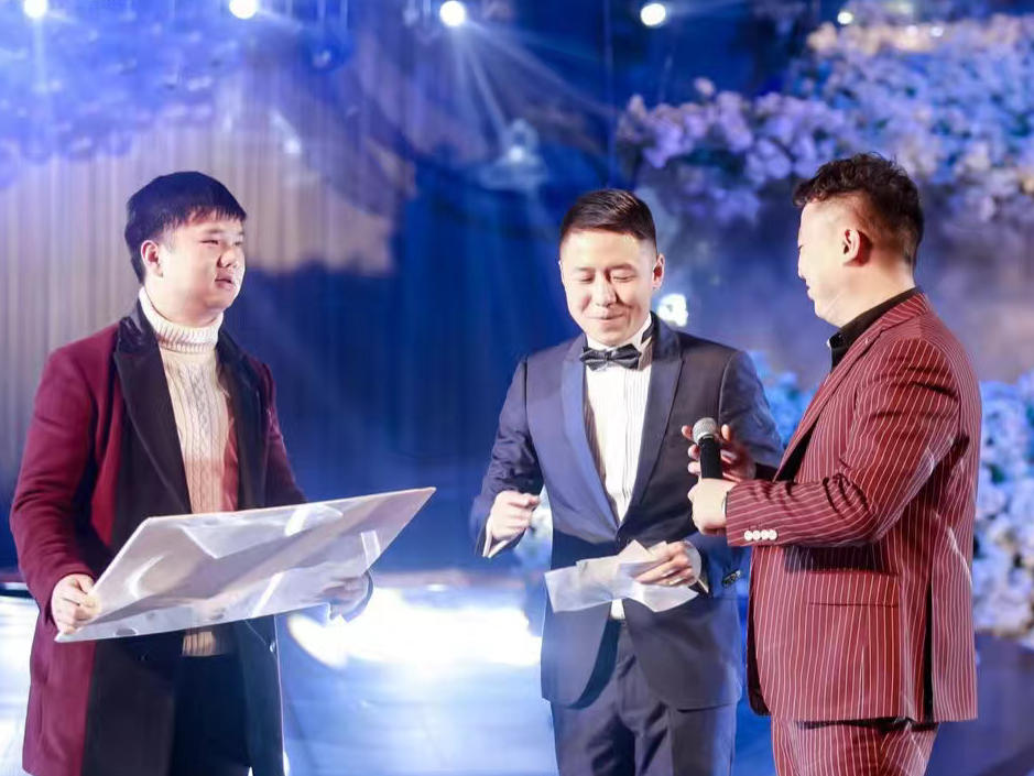 流程策划+资深主持+音乐制作+舞台编彩+舞蹈编排