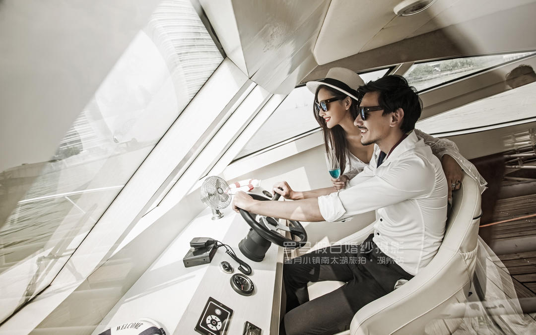 95后爆款    邊玩邊拍