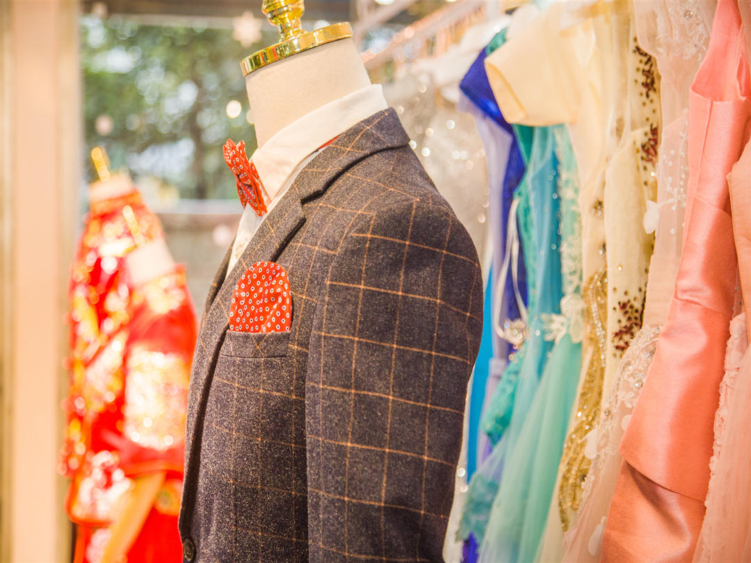 桂林【绚莉婚纱礼服】新郎西服男士主持服套装出租