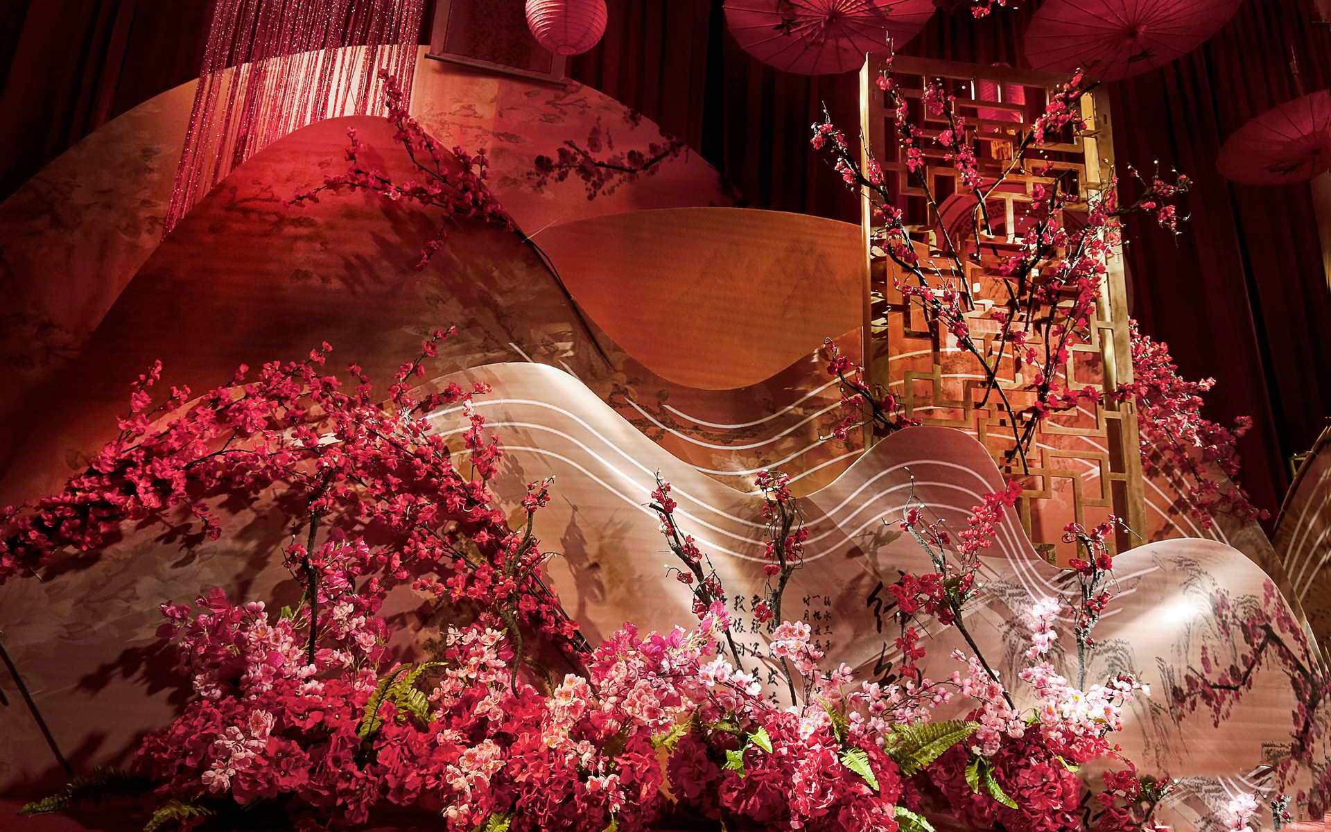   莫兰迪红色系婚礼  