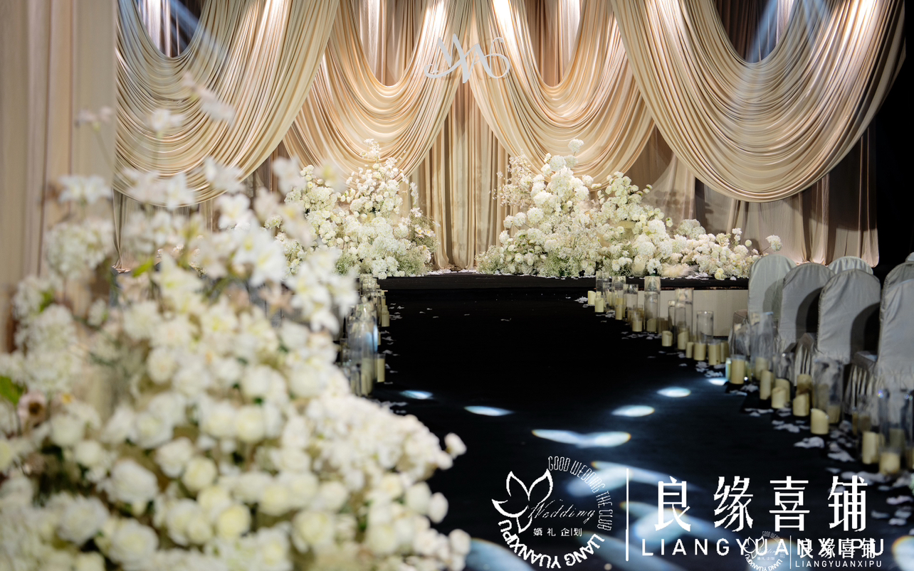 小預(yù)算韓式布幔婚禮